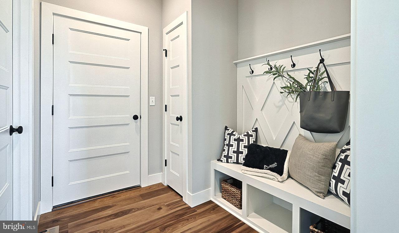 WILLOW CREEK FARMS - Residential