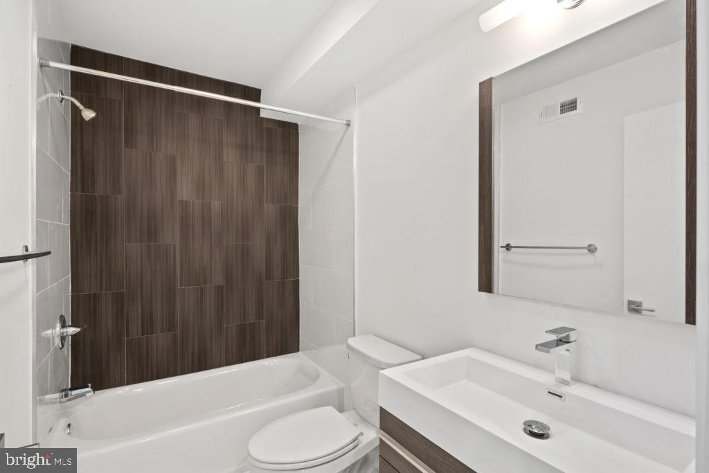 POINT BREEZE - Residential Lease