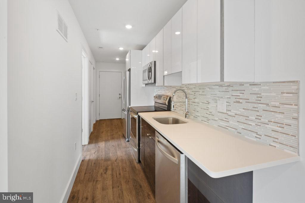 POINT BREEZE - Residential Lease