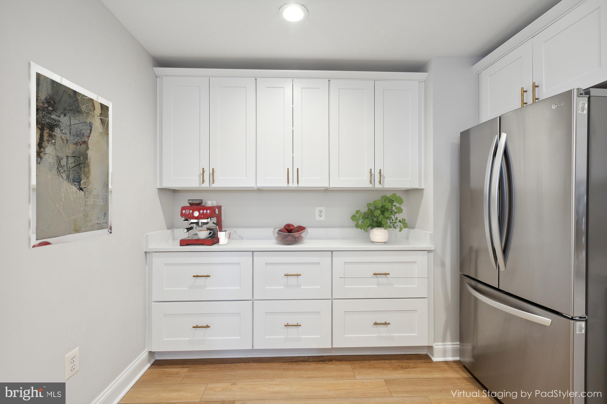 STRATFORD CONDOMINIUMS - Residential Lease