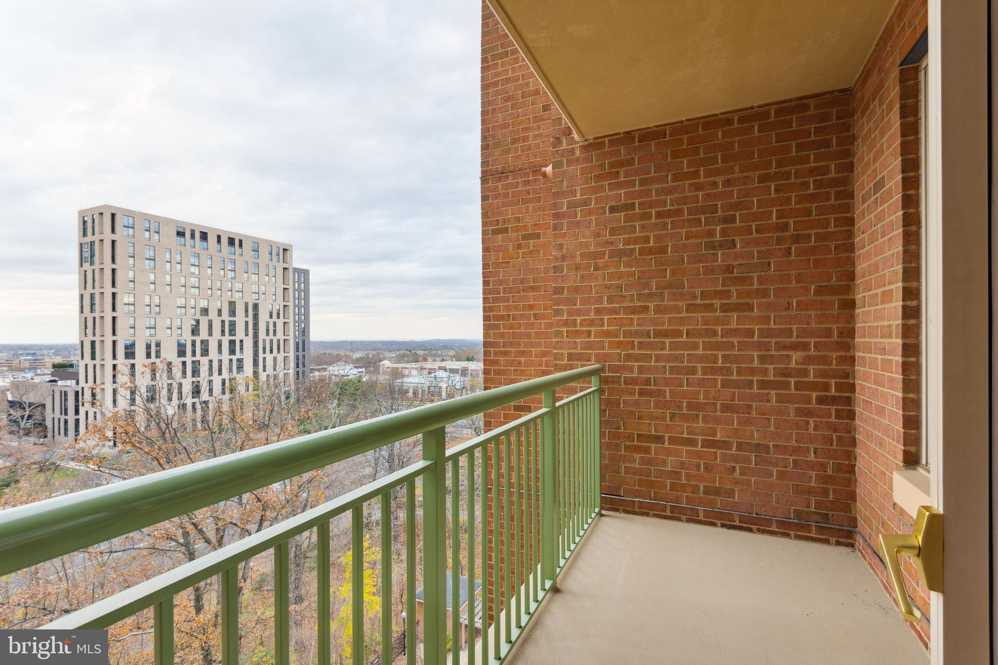 STRATFORD CONDOMINIUMS - Residential Lease