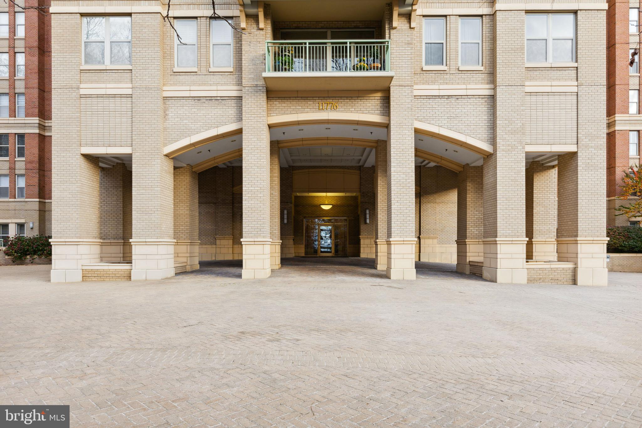 STRATFORD CONDOMINIUMS - Residential Lease