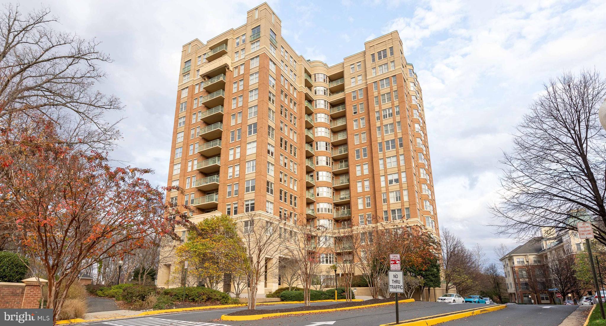 STRATFORD CONDOMINIUMS - Residential Lease