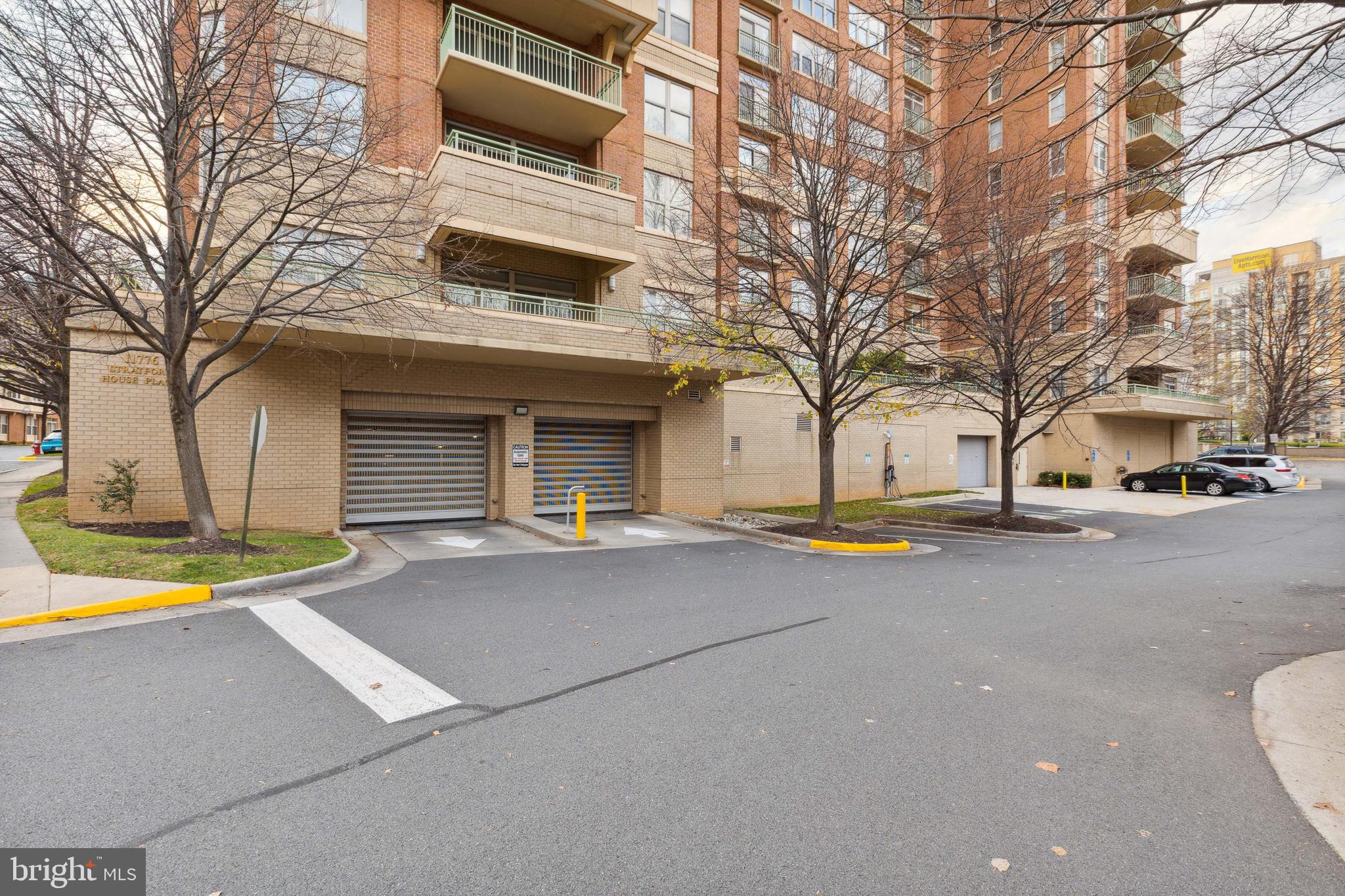 STRATFORD CONDOMINIUMS - Residential Lease