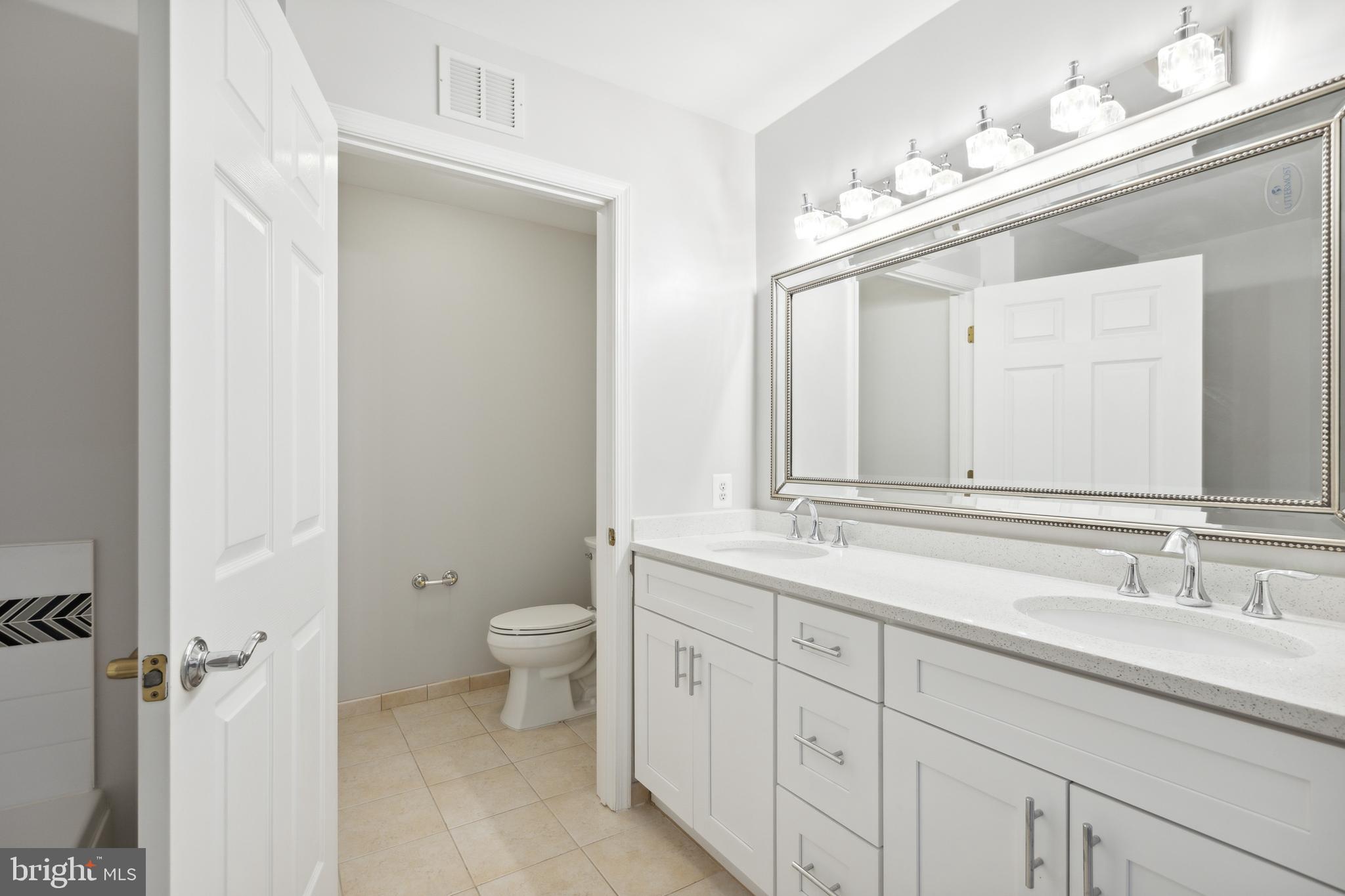 STRATFORD CONDOMINIUMS - Residential Lease