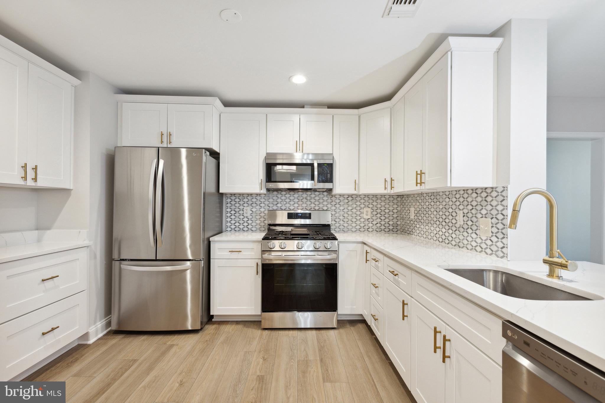 STRATFORD CONDOMINIUMS - Residential Lease