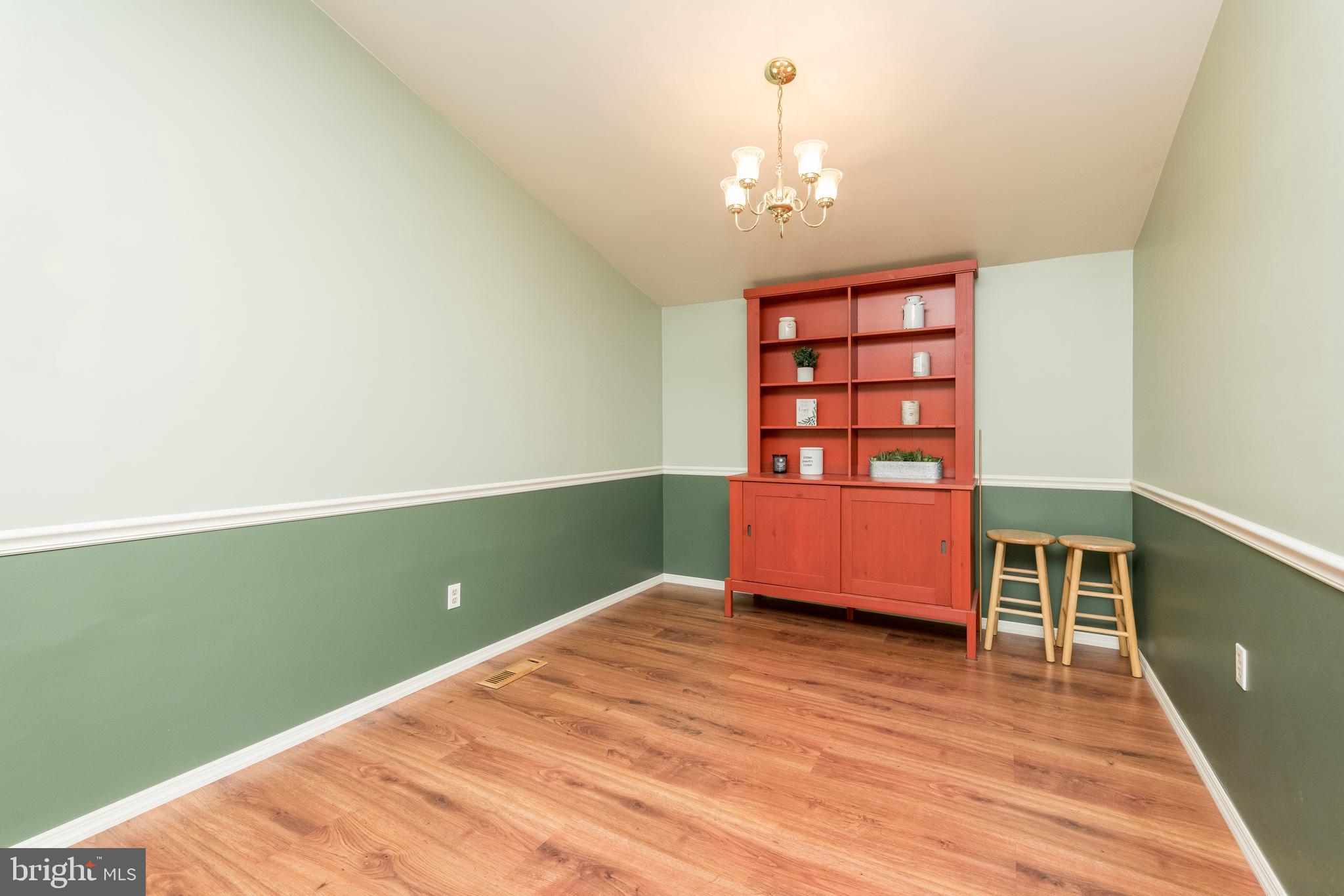 VILLAGE OF OAKLAND MILLS - Residential