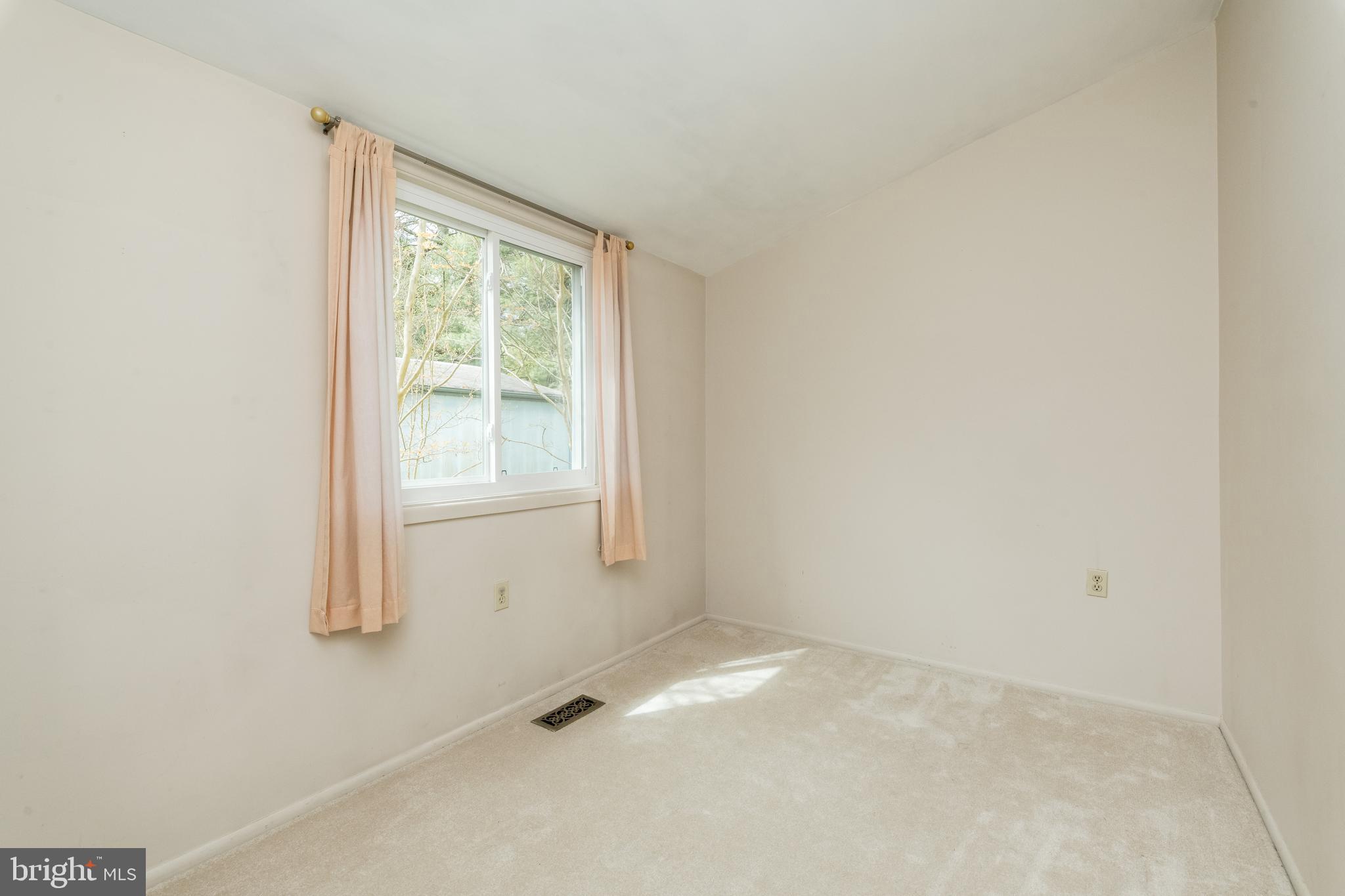 VILLAGE OF OAKLAND MILLS - Residential