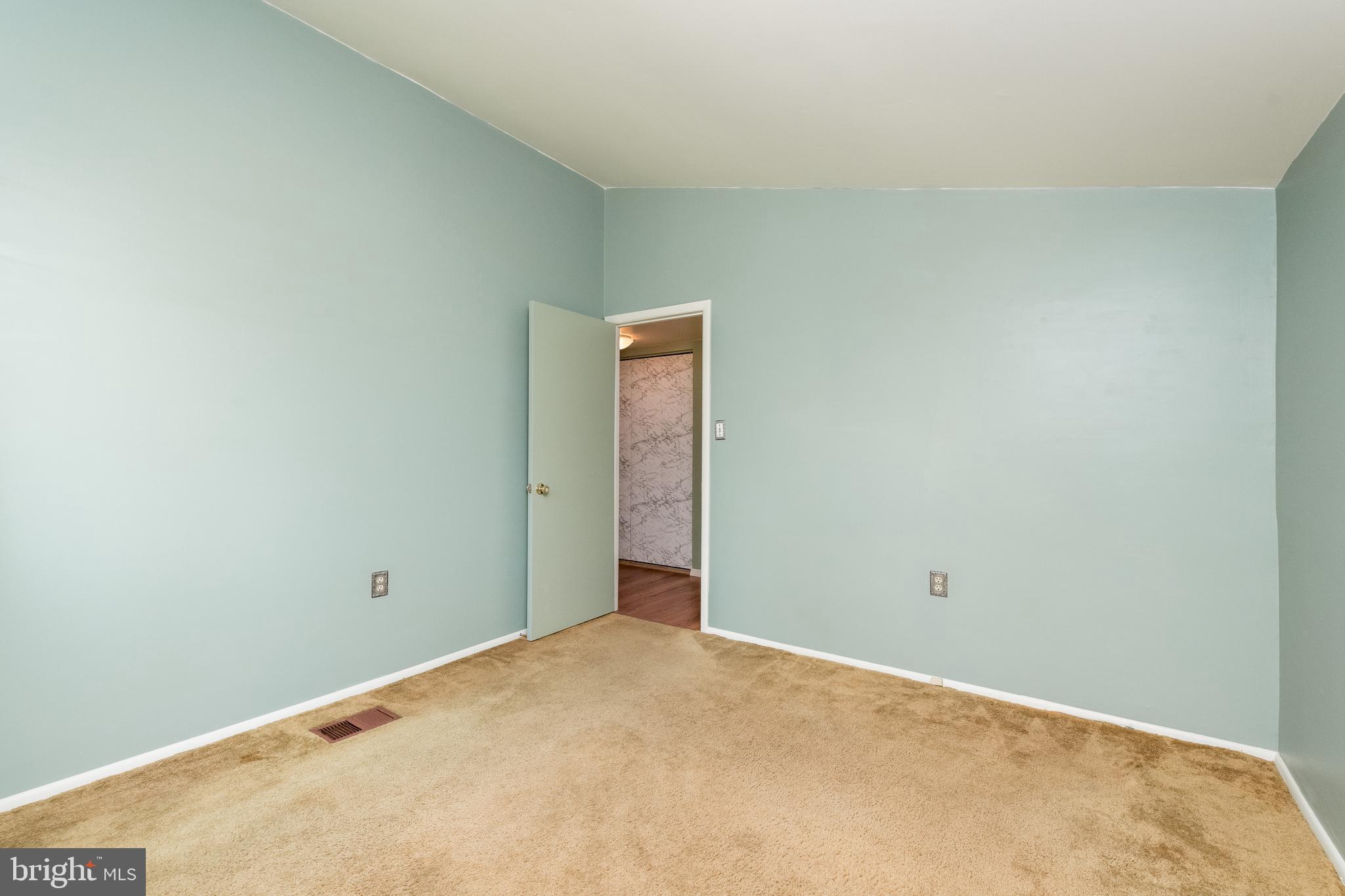 VILLAGE OF OAKLAND MILLS - Residential