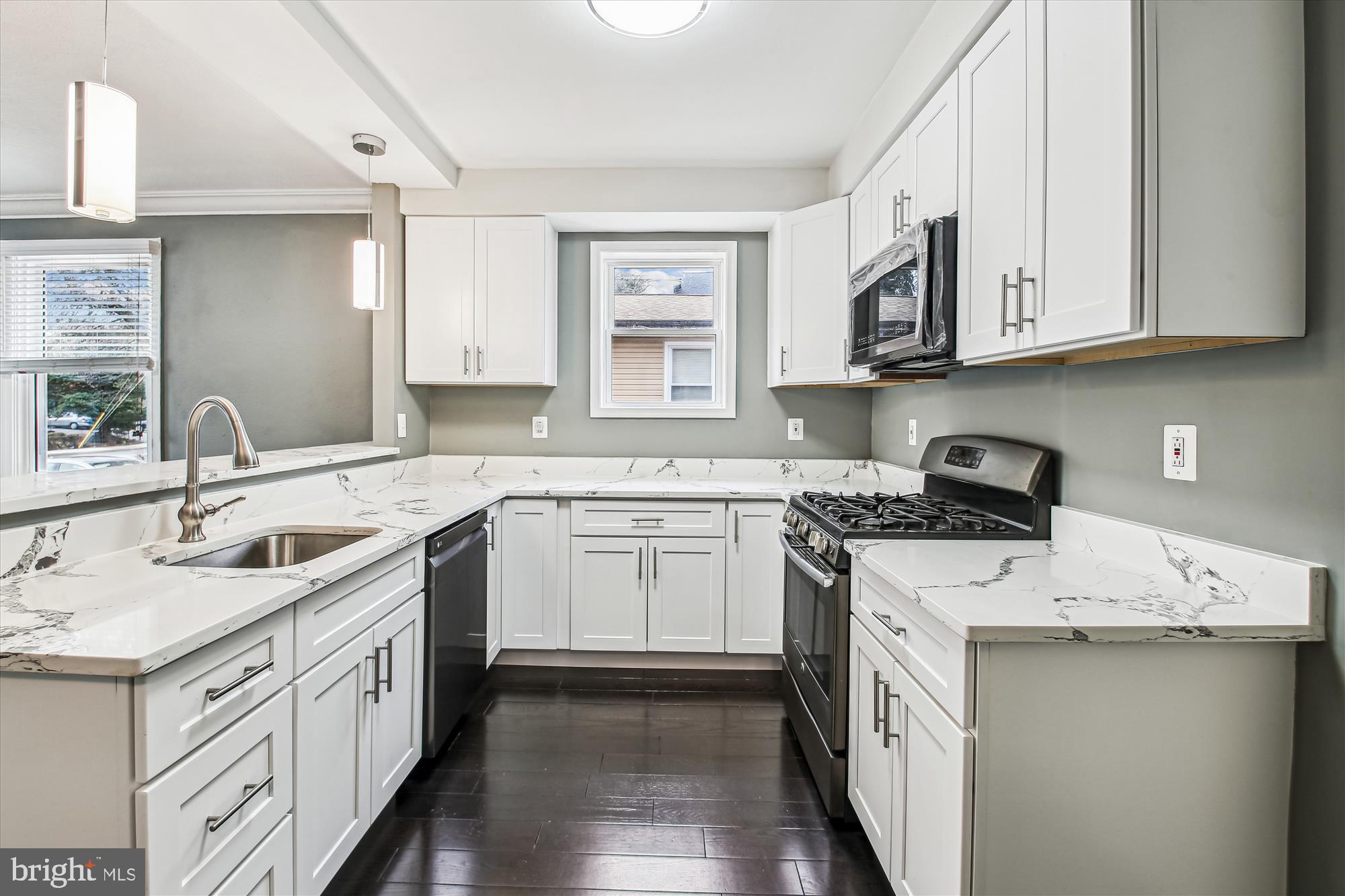 HILLSDALE ESTATES - Residential