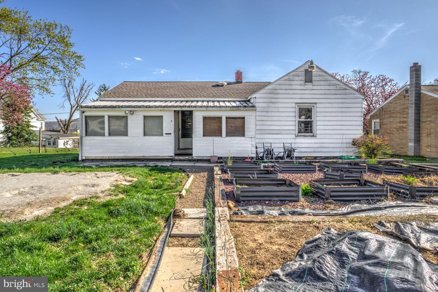 176 POPLAR STREET