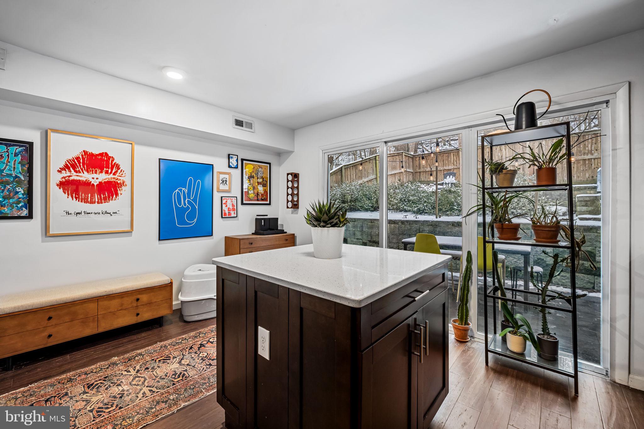 MOUNT WASHINGTON - Residential