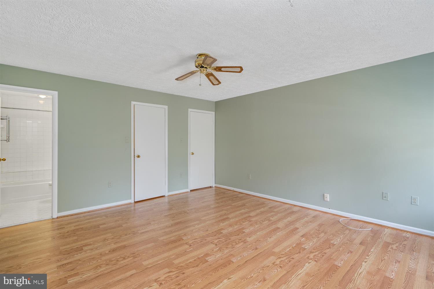 THE FALLS GARDEN - Residential