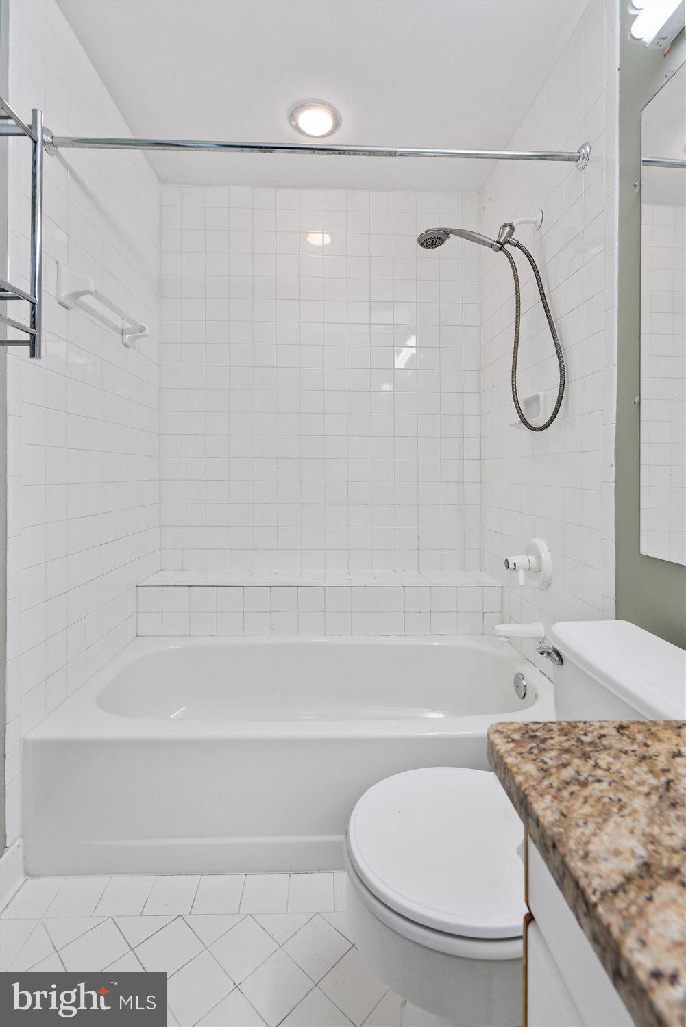 THE FALLS GARDEN - Residential