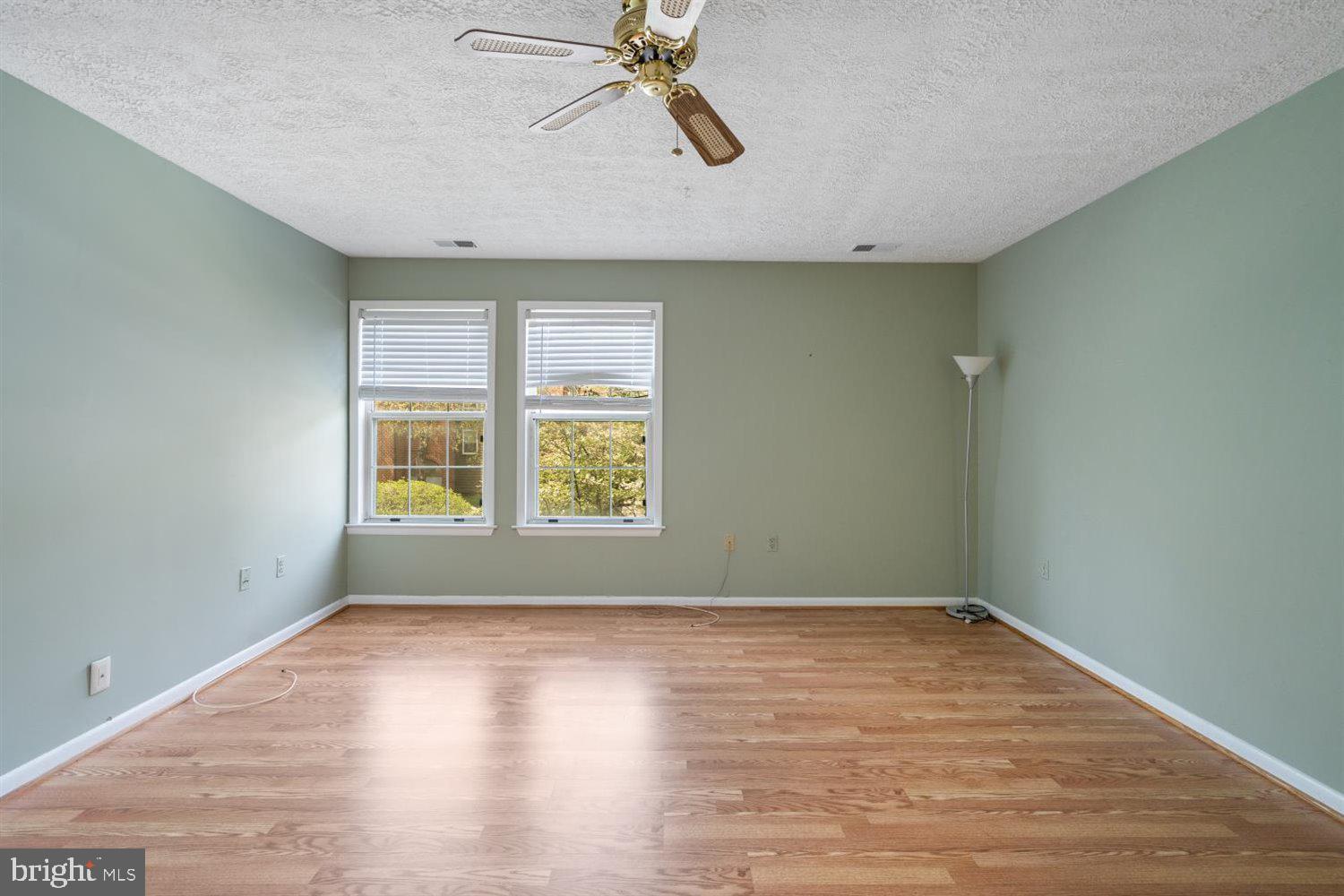 THE FALLS GARDEN - Residential