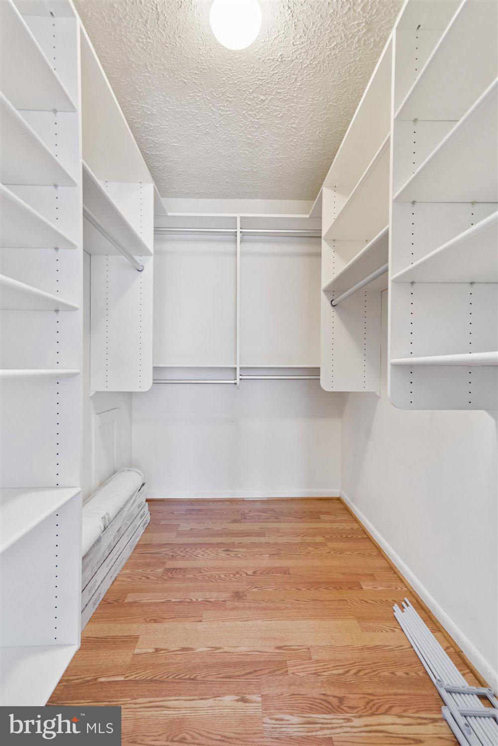 THE FALLS GARDEN - Residential