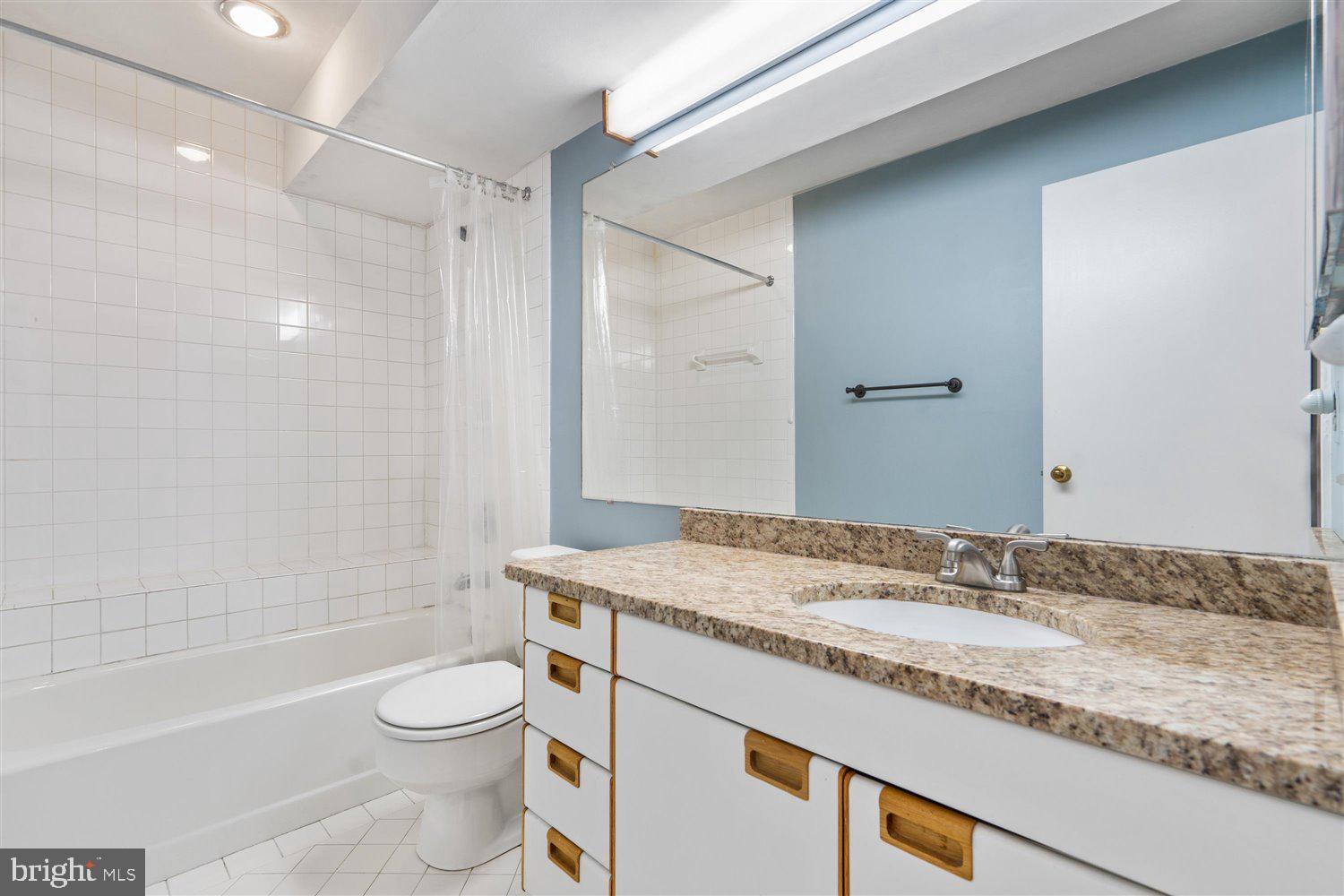 THE FALLS GARDEN - Residential