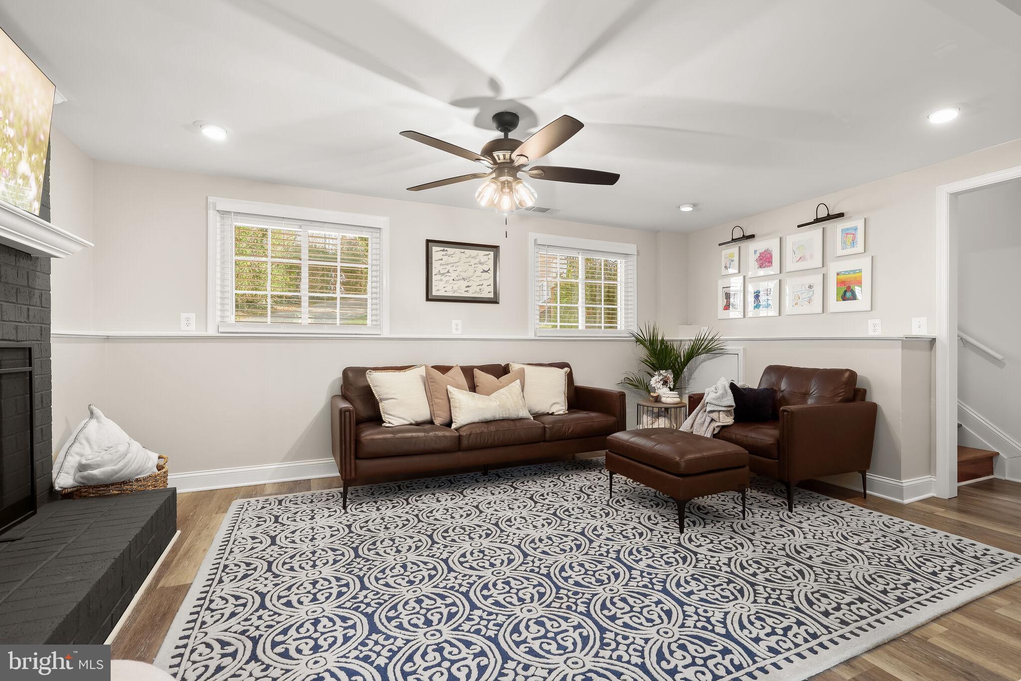 WHISPERING WOODS - Residential