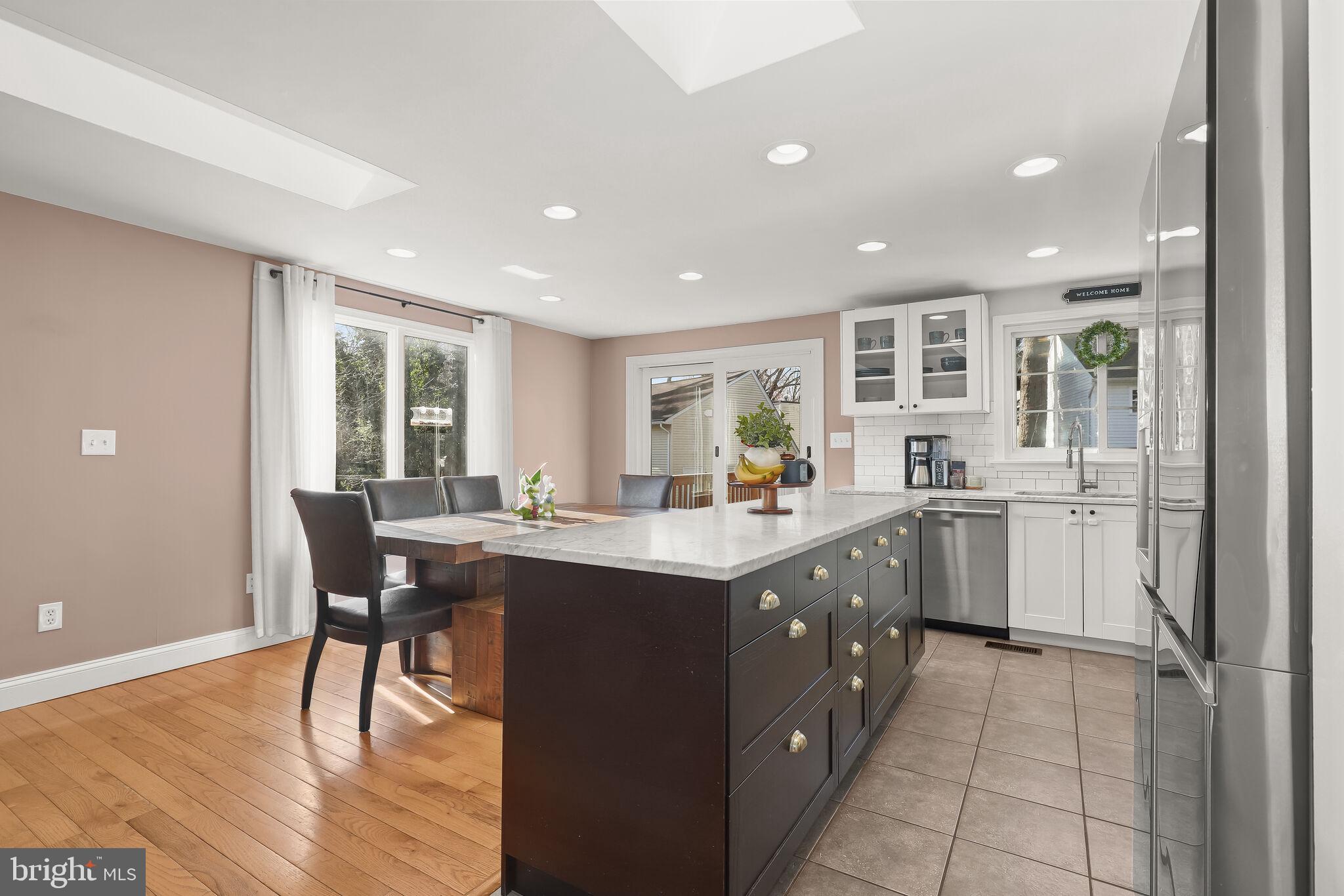 WHISPERING WOODS - Residential