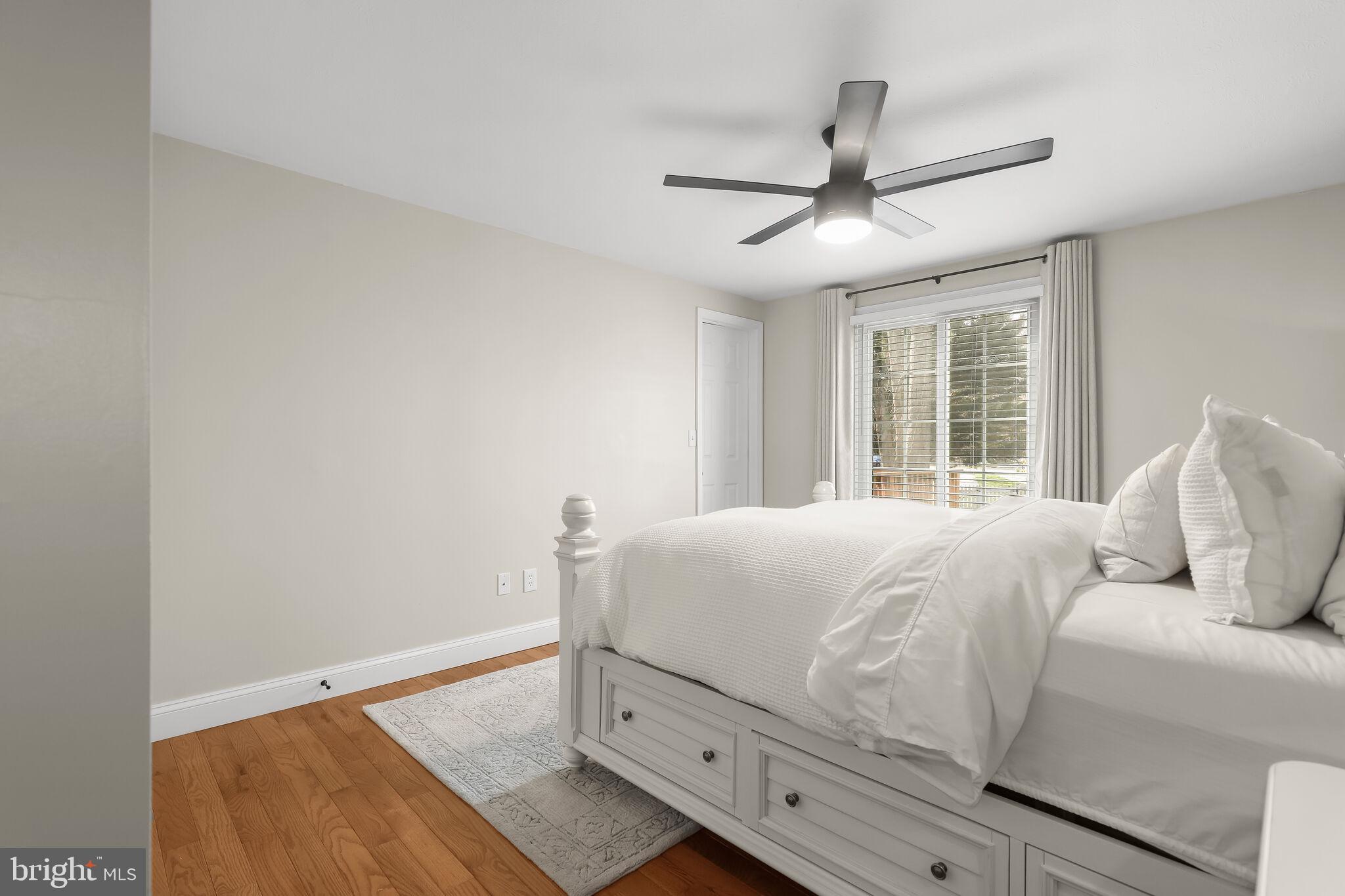 WHISPERING WOODS - Residential