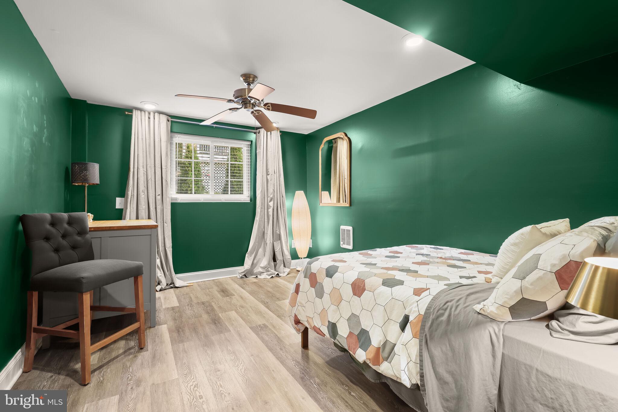 WHISPERING WOODS - Residential