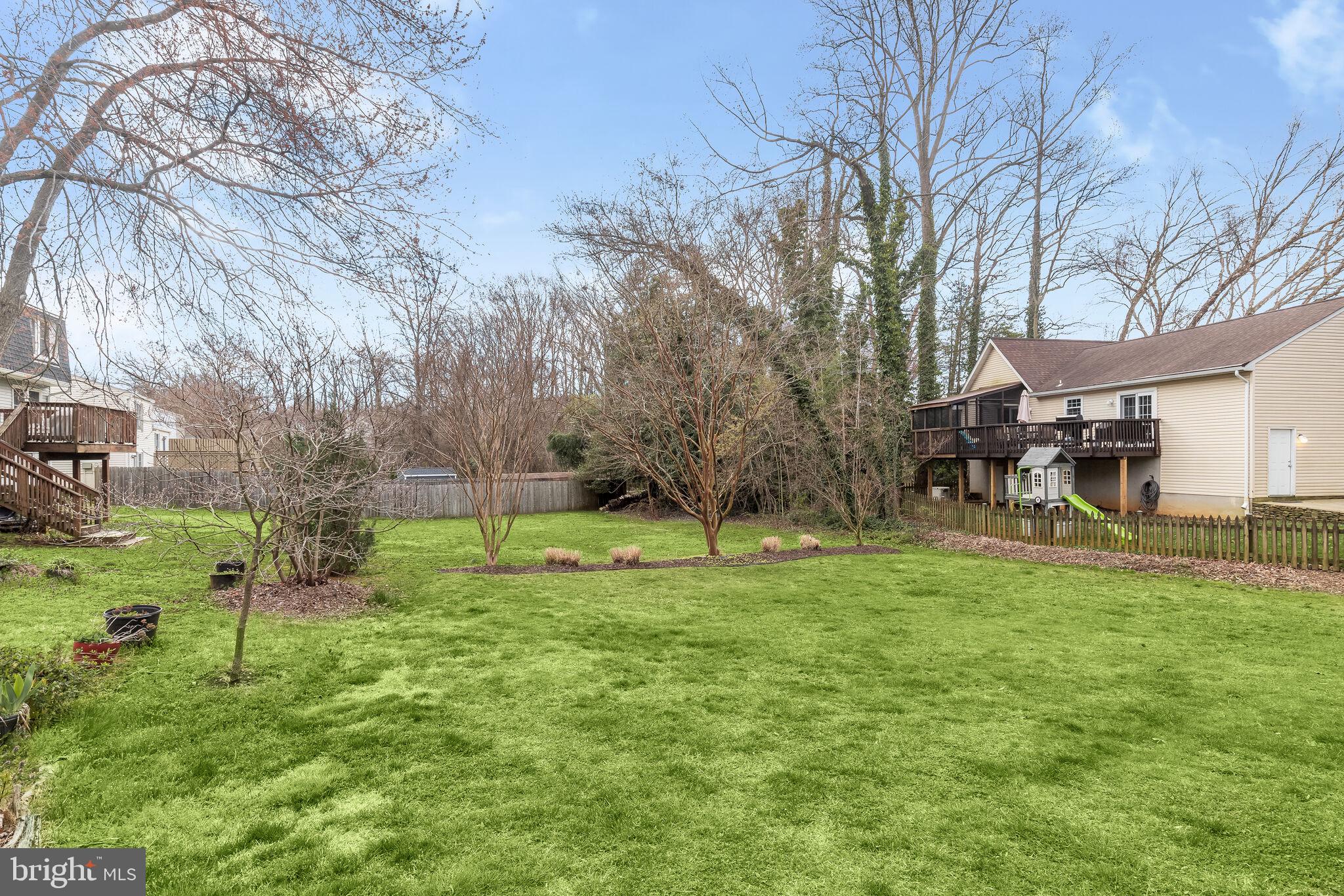 WHISPERING WOODS - Residential