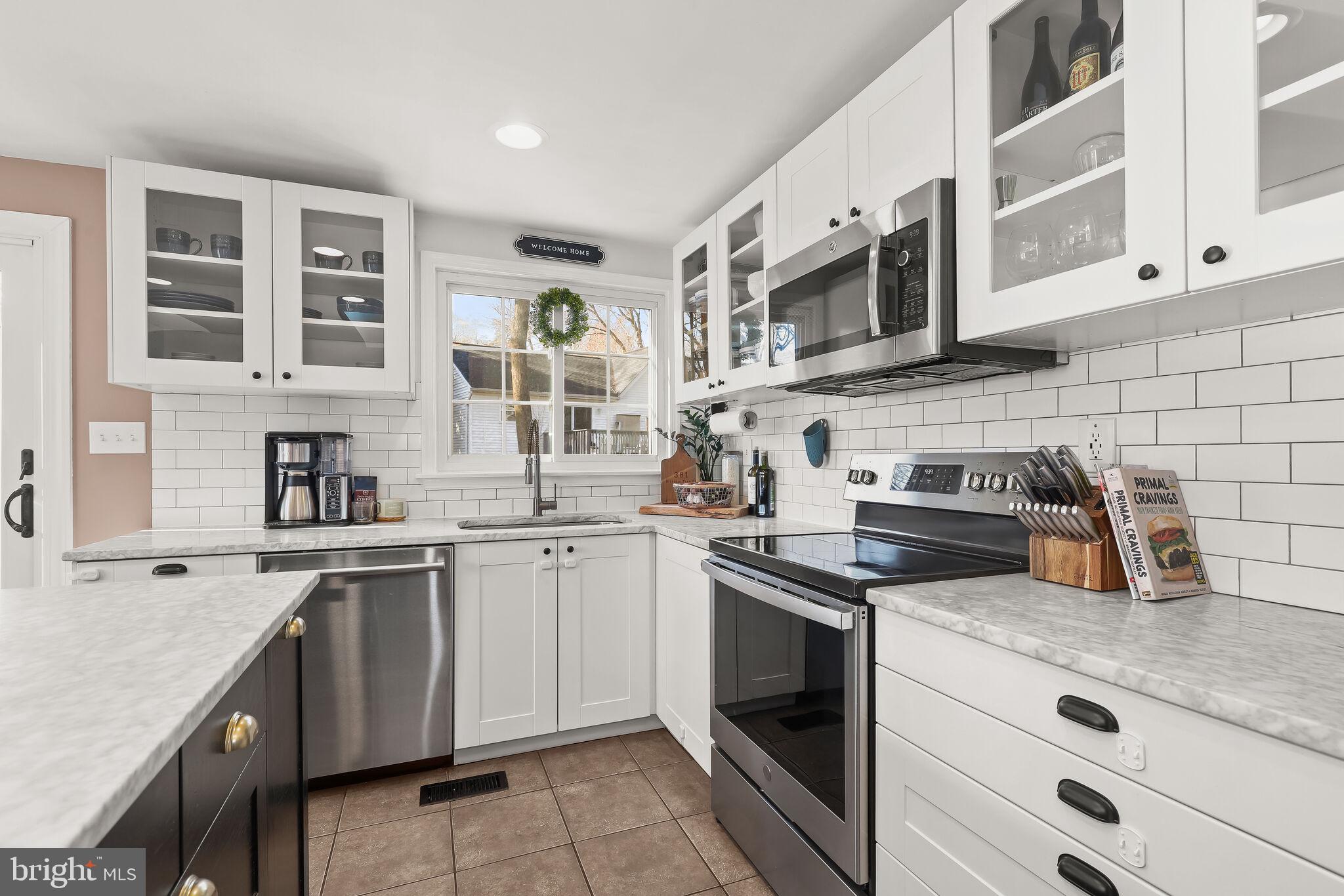 WHISPERING WOODS - Residential