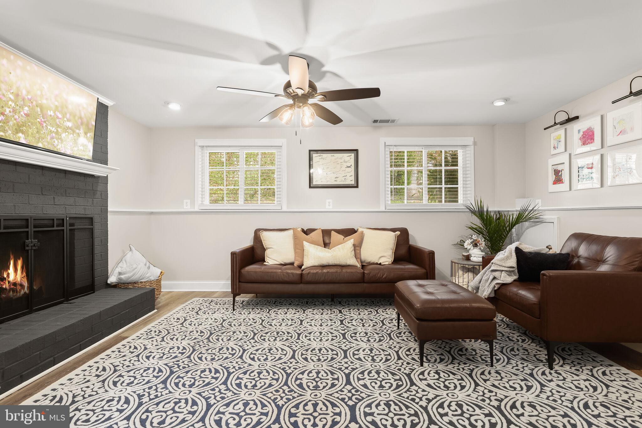 WHISPERING WOODS - Residential