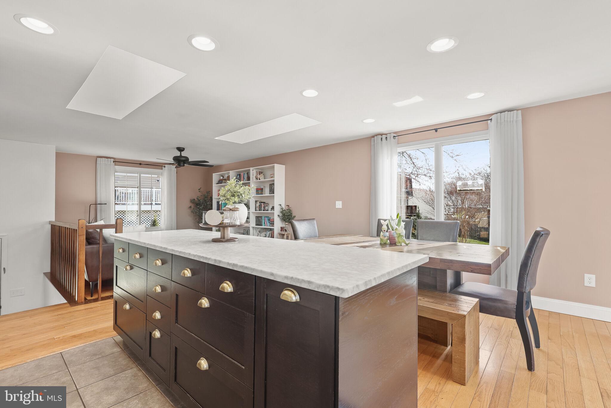 WHISPERING WOODS - Residential