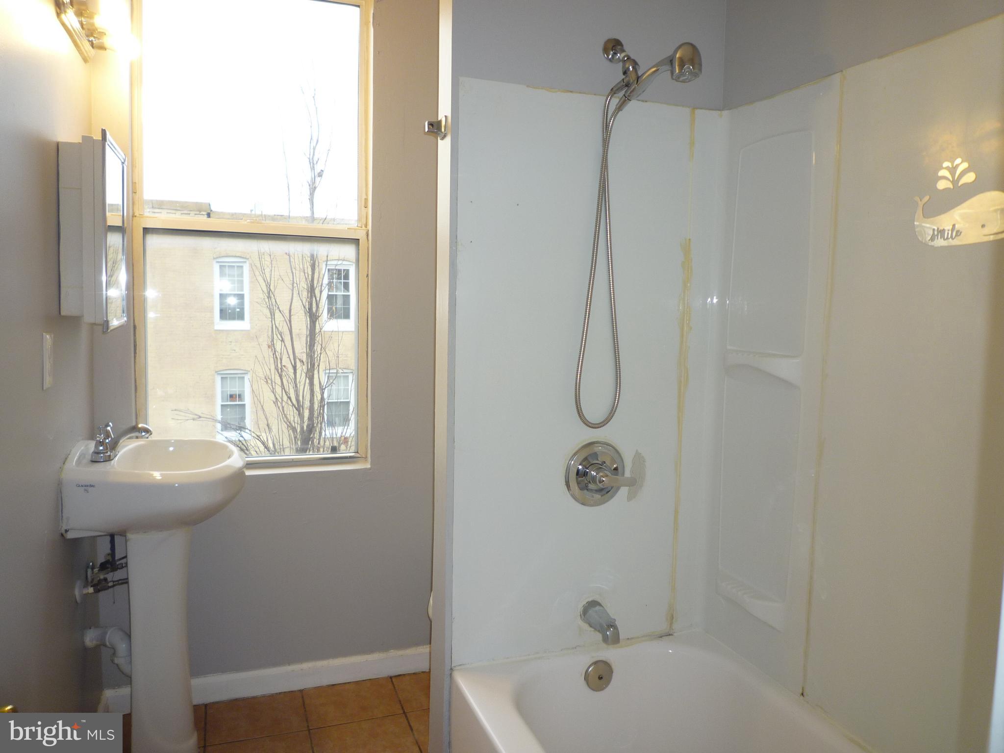 ELLWOOD PARK - Residential