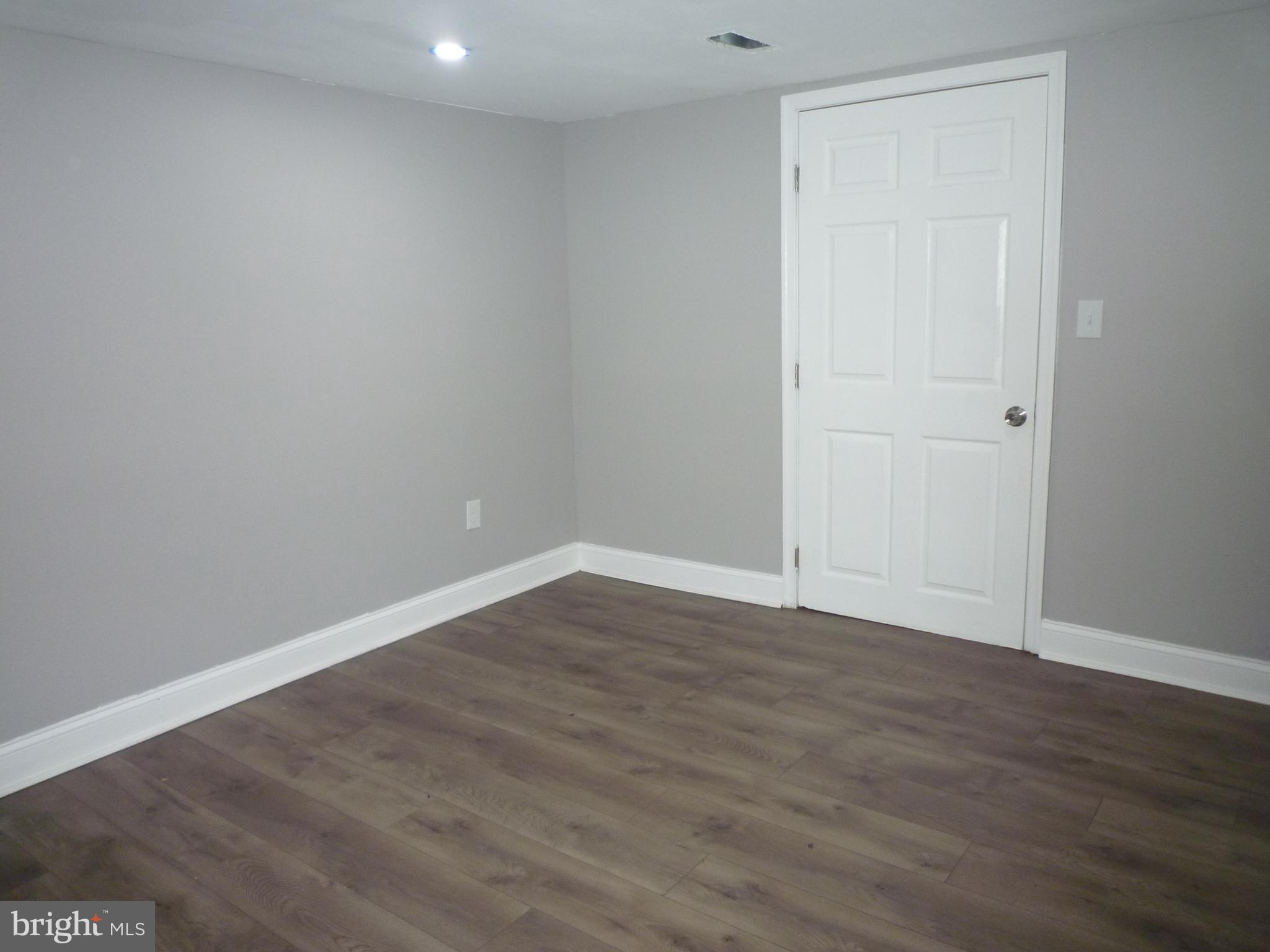 ELLWOOD PARK - Residential