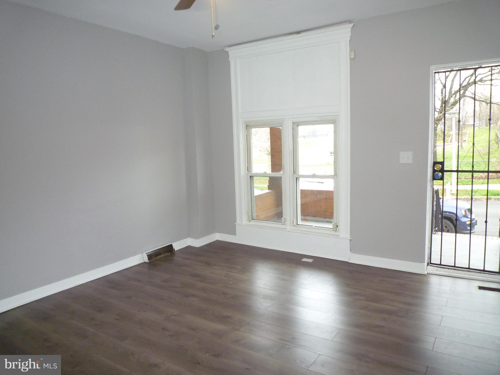 ELLWOOD PARK - Residential