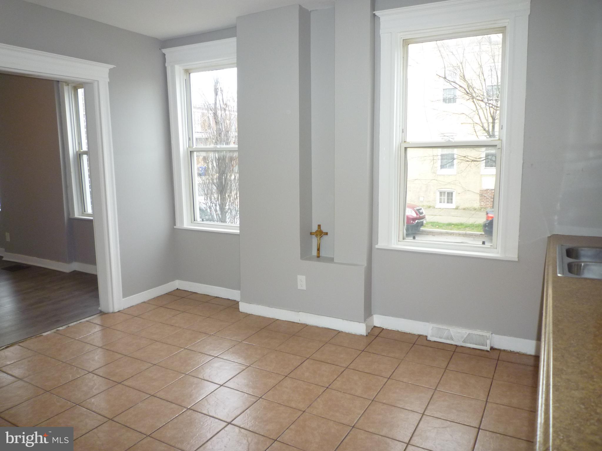 ELLWOOD PARK - Residential