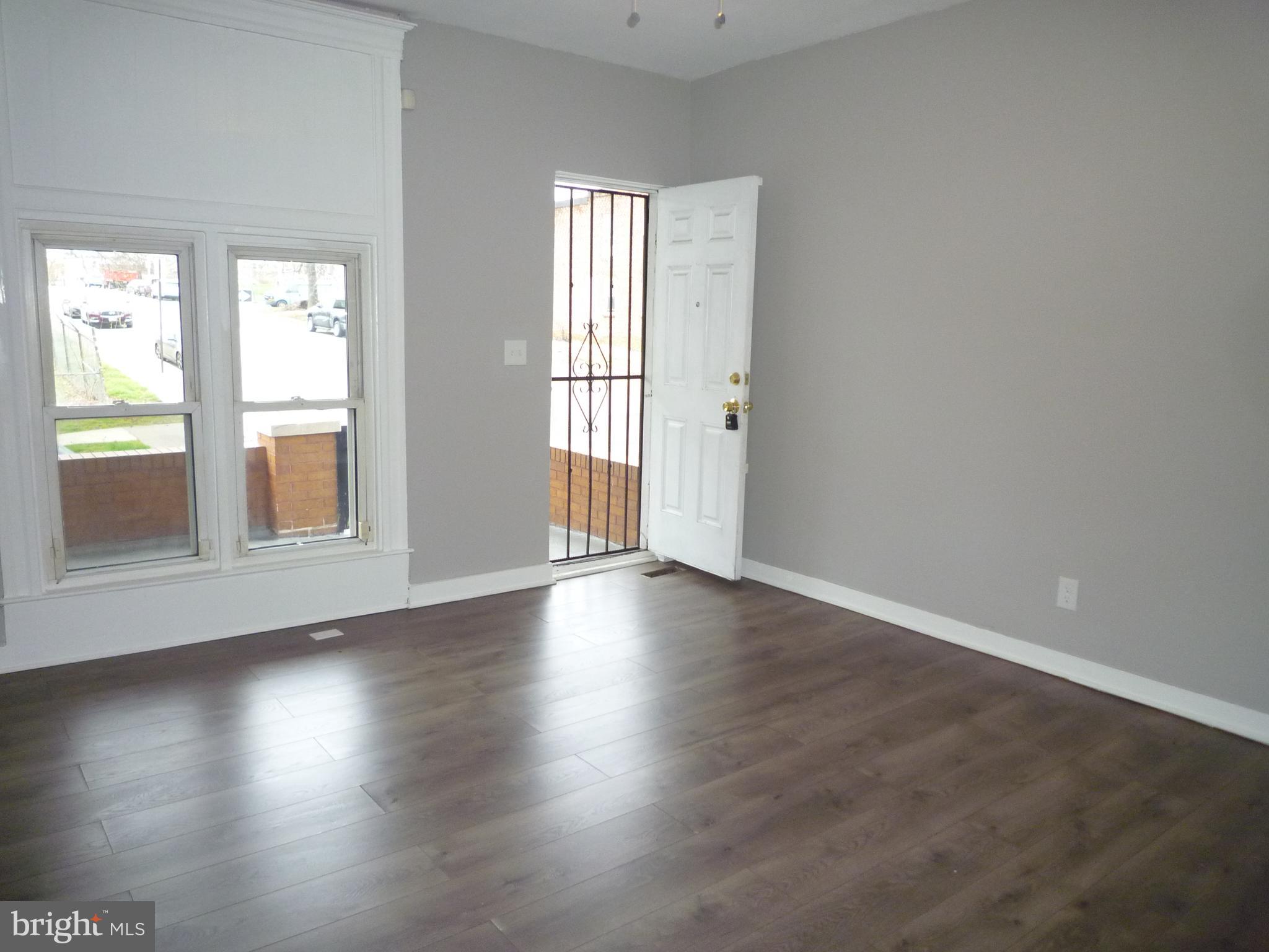 ELLWOOD PARK - Residential