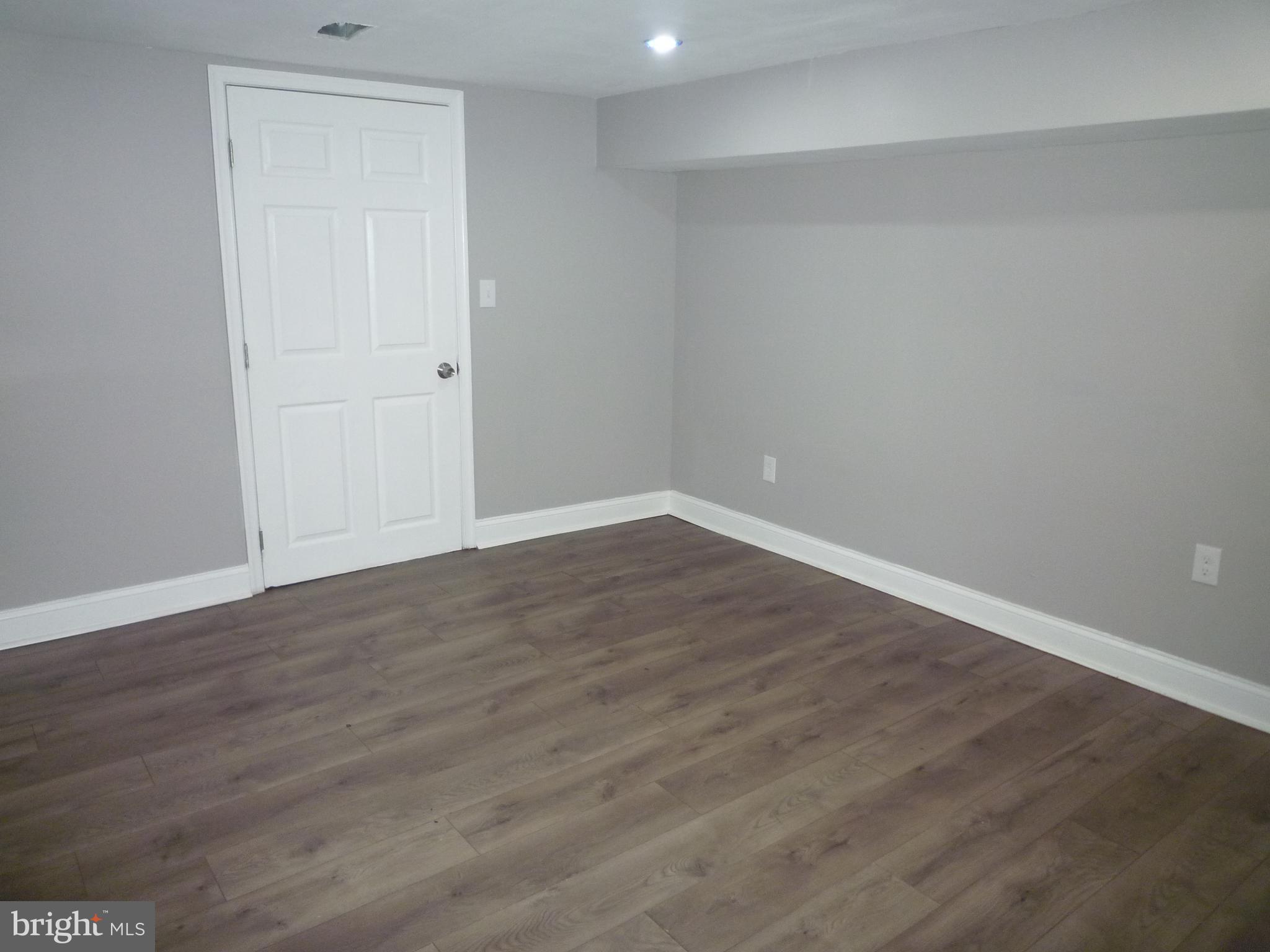 ELLWOOD PARK - Residential