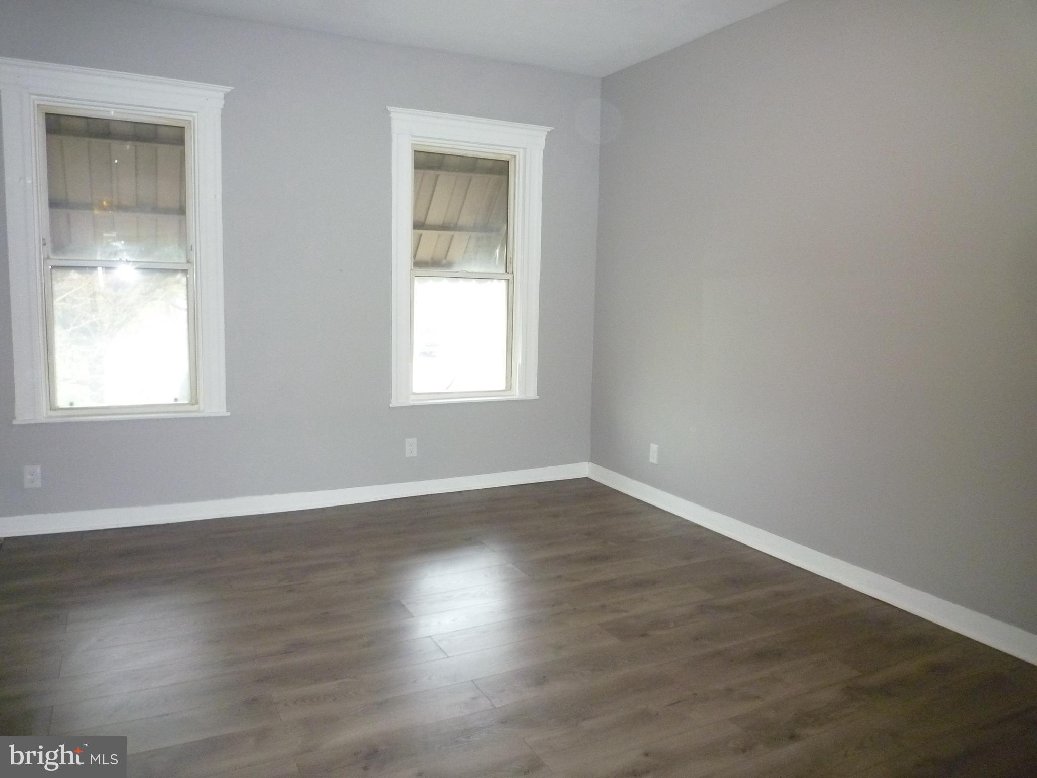 ELLWOOD PARK - Residential