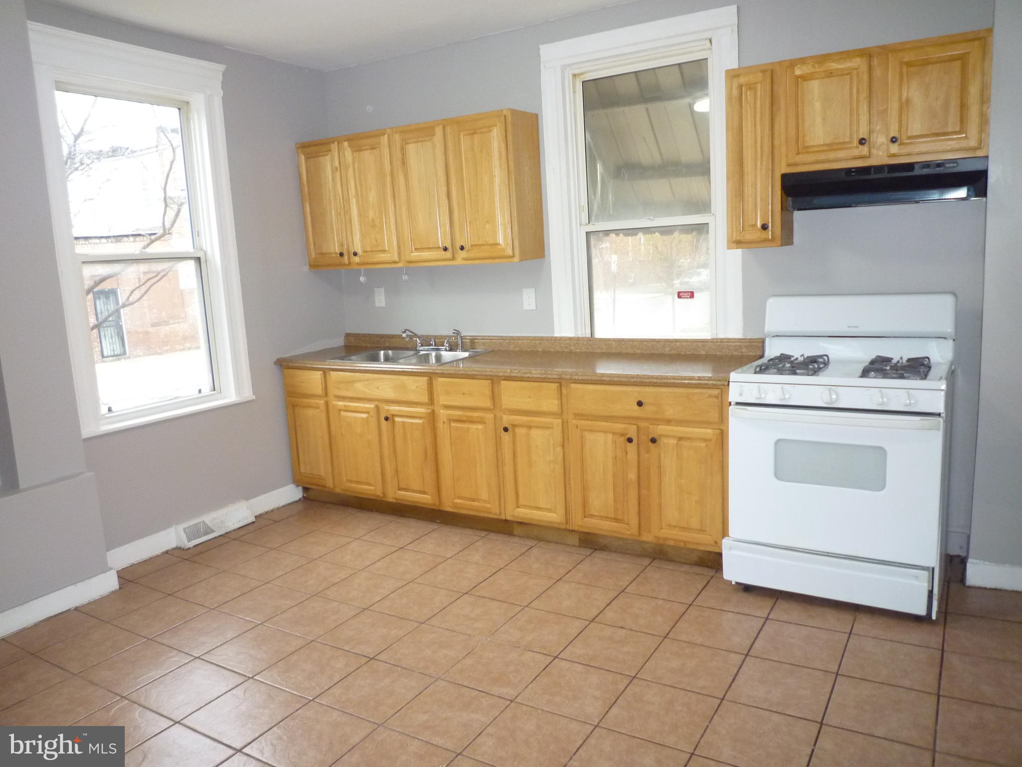 ELLWOOD PARK - Residential