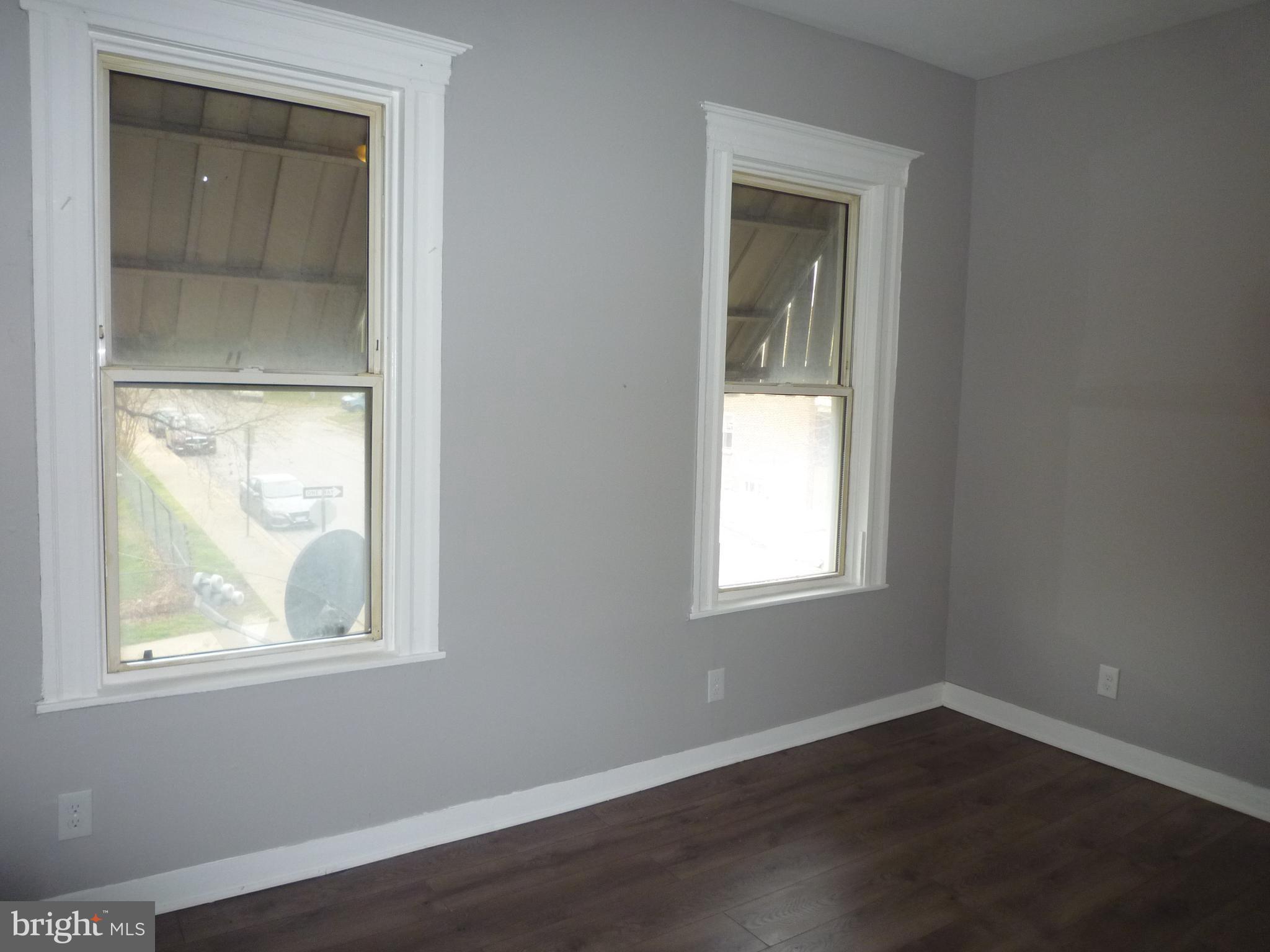 ELLWOOD PARK - Residential