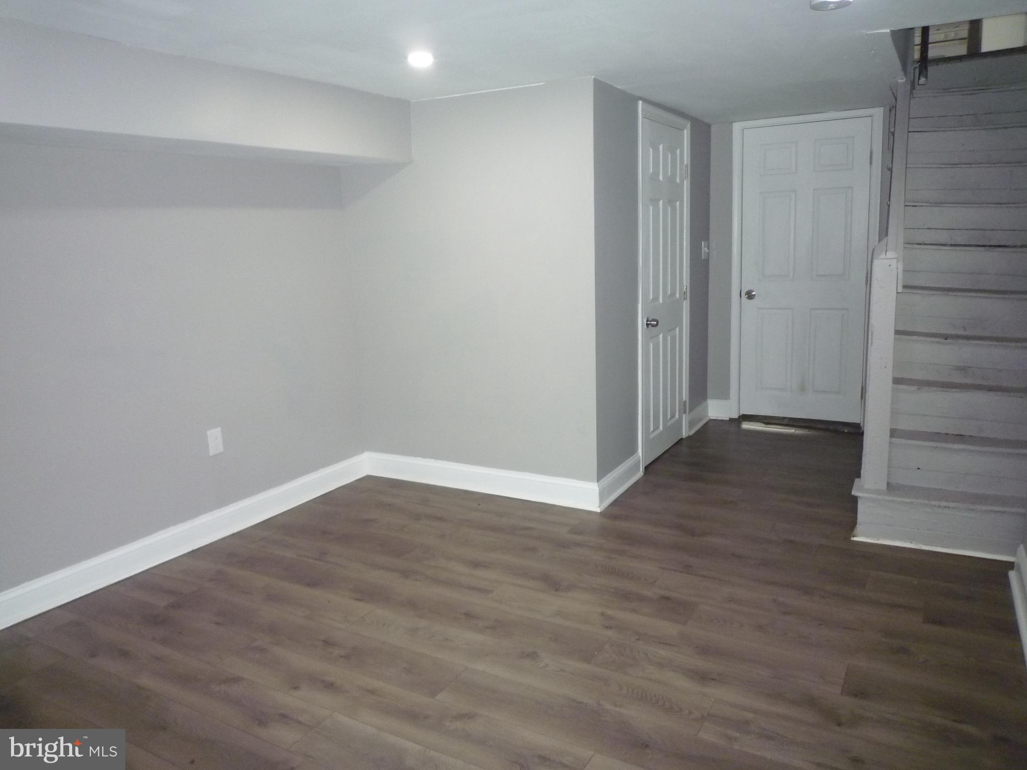 ELLWOOD PARK - Residential