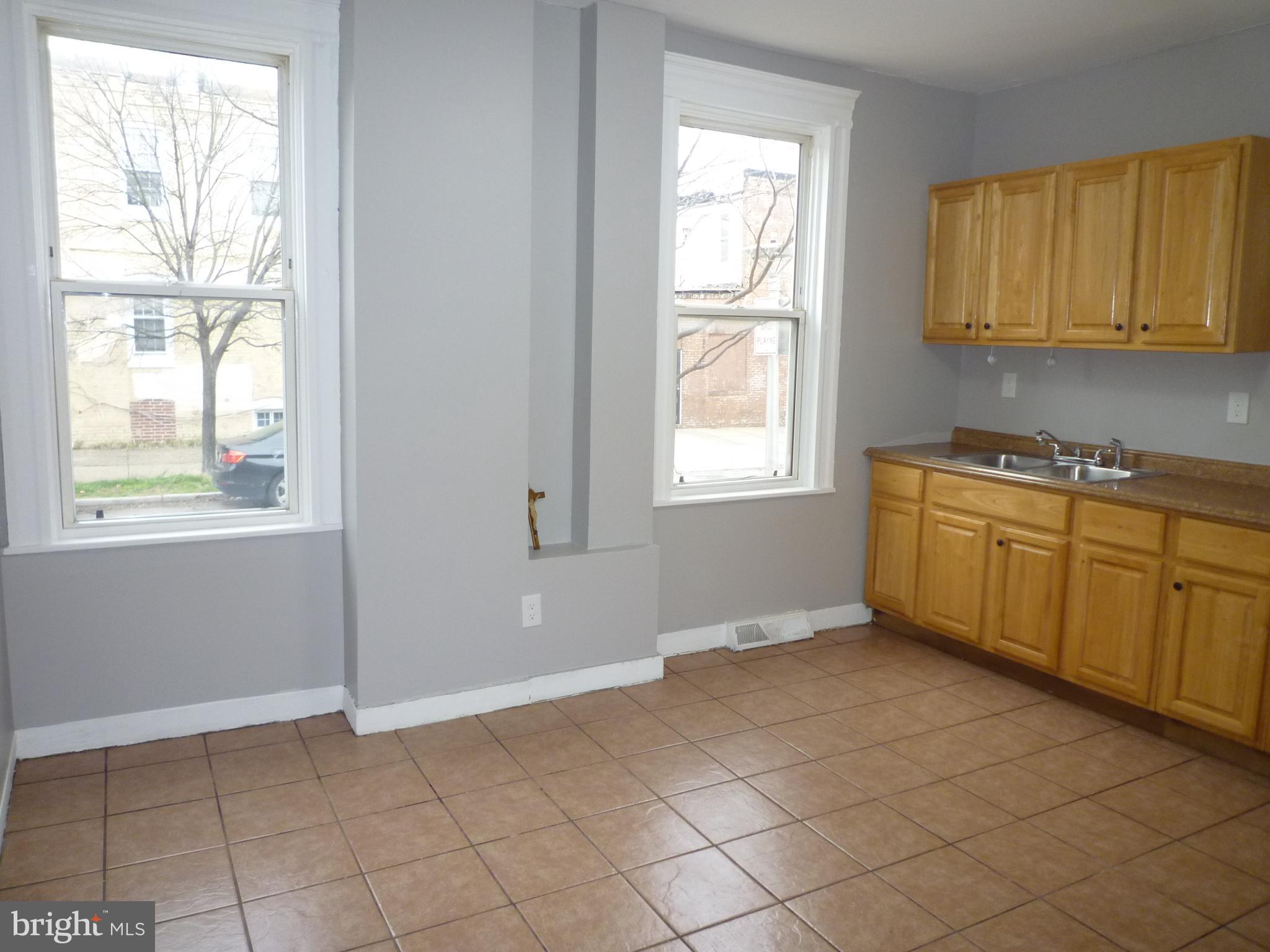 ELLWOOD PARK - Residential