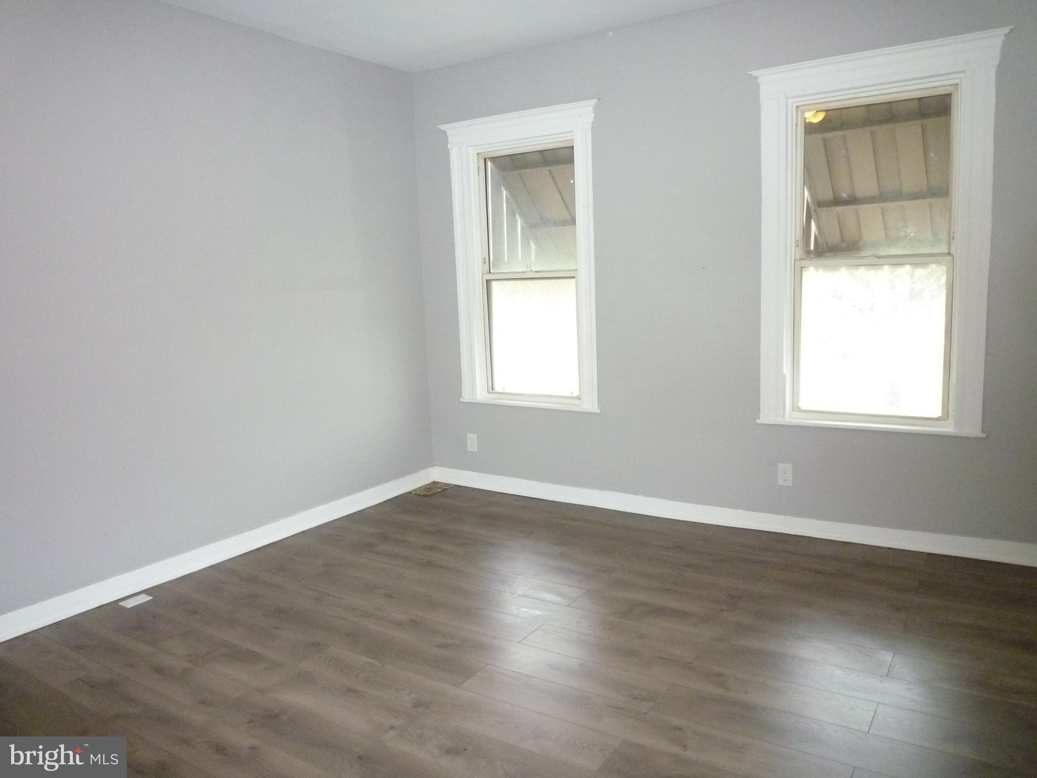 ELLWOOD PARK - Residential