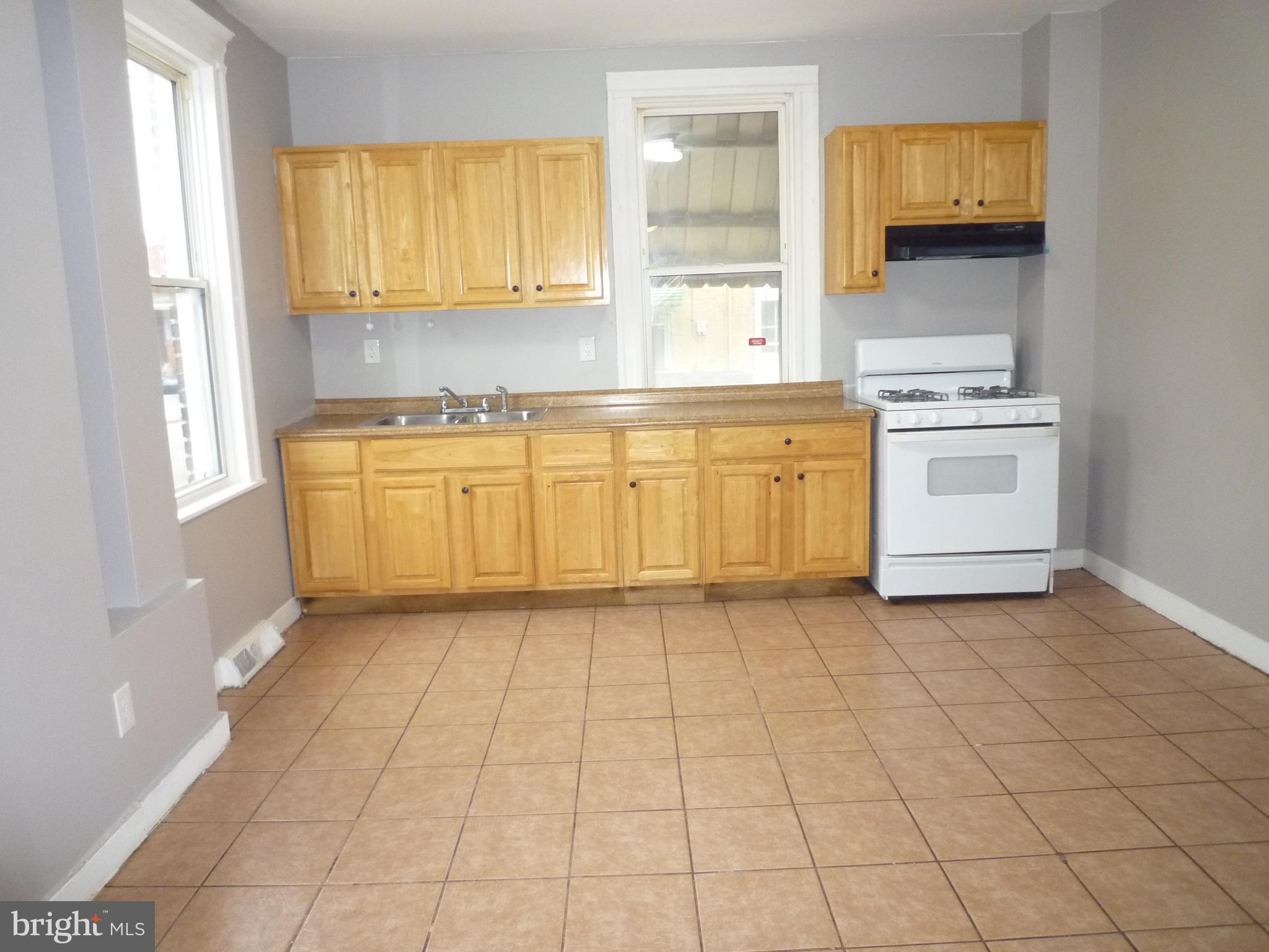 ELLWOOD PARK - Residential