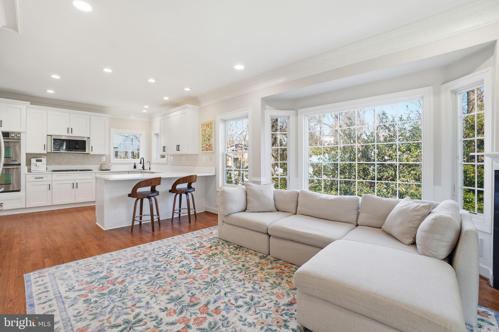 MAYWOOD - Residential