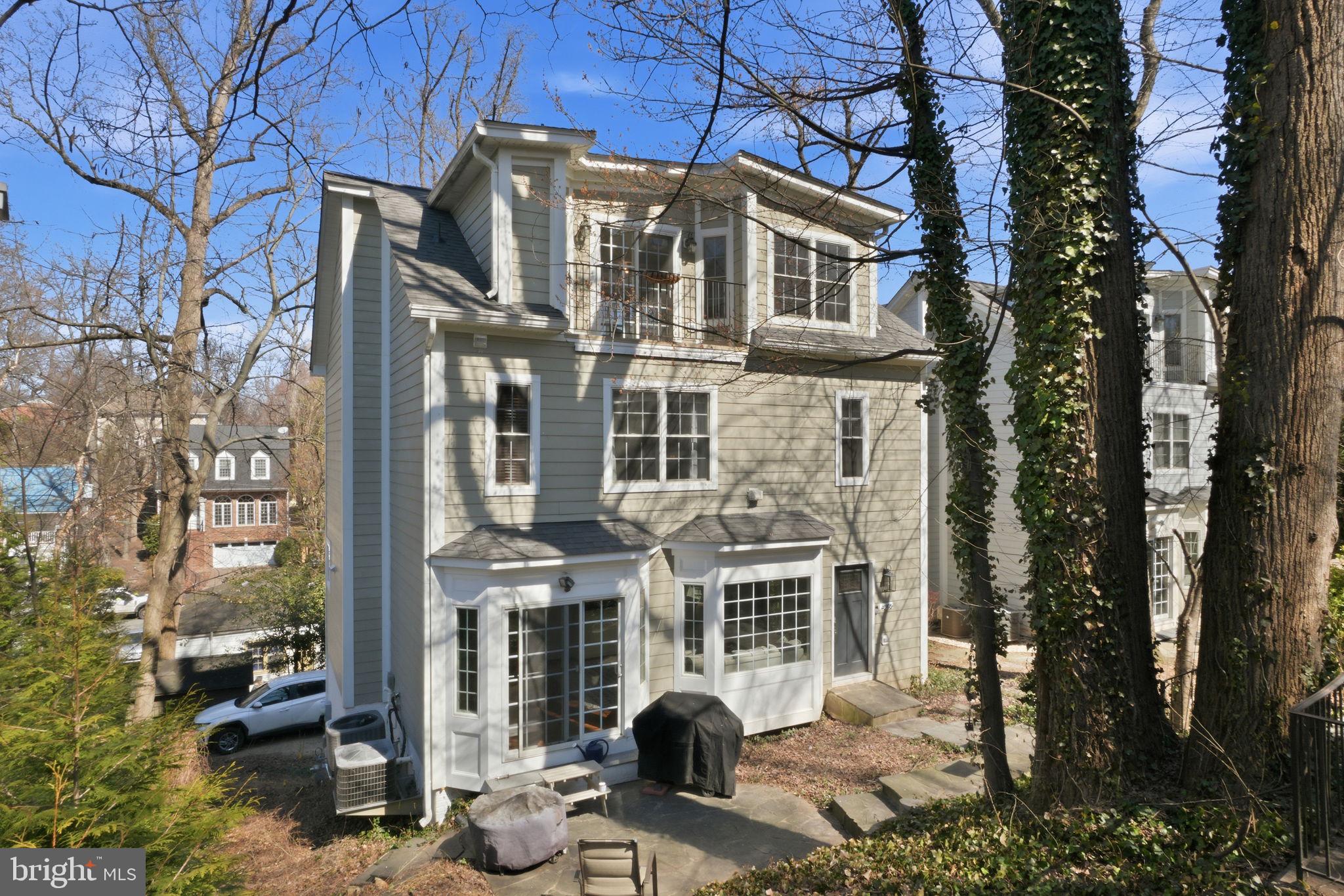 MAYWOOD - Residential