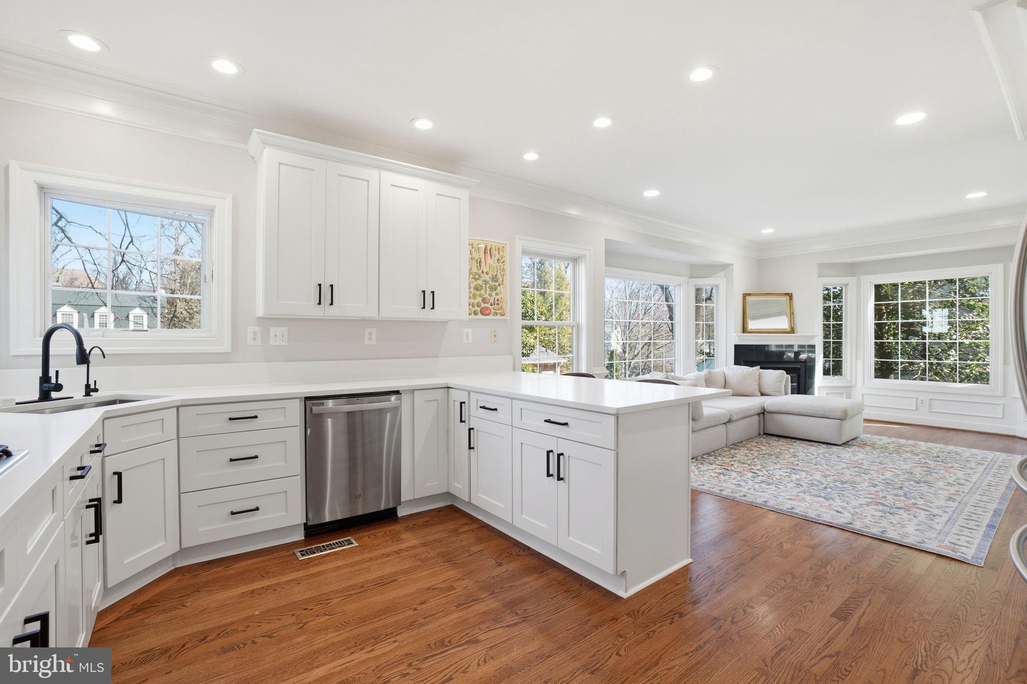 MAYWOOD - Residential