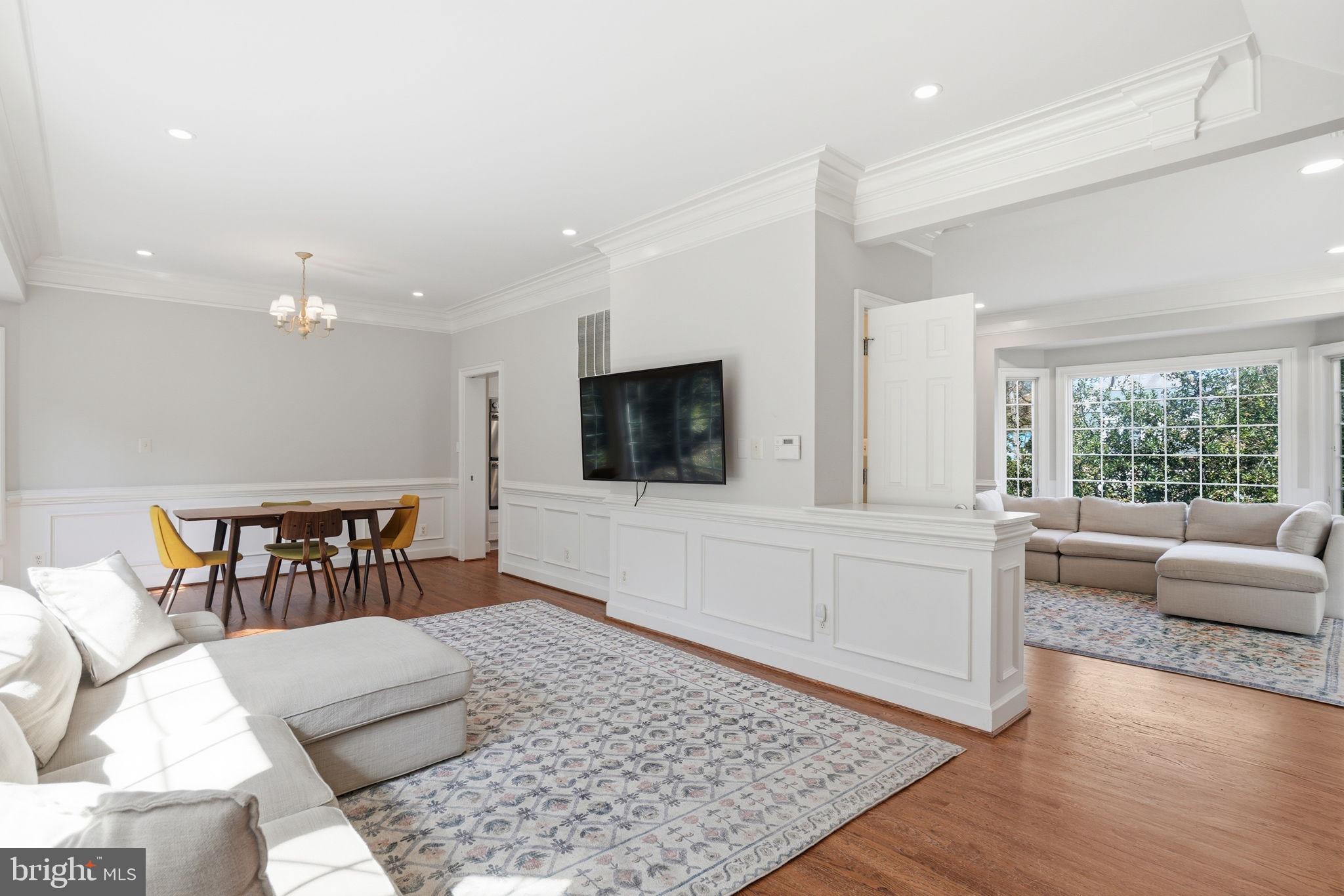 MAYWOOD - Residential