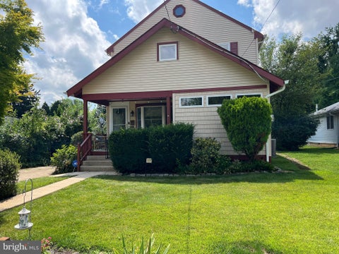 Photo of 207 Crooked Billet Rd, HATBORO, PA 19040 (MLS # PAMC2190034)