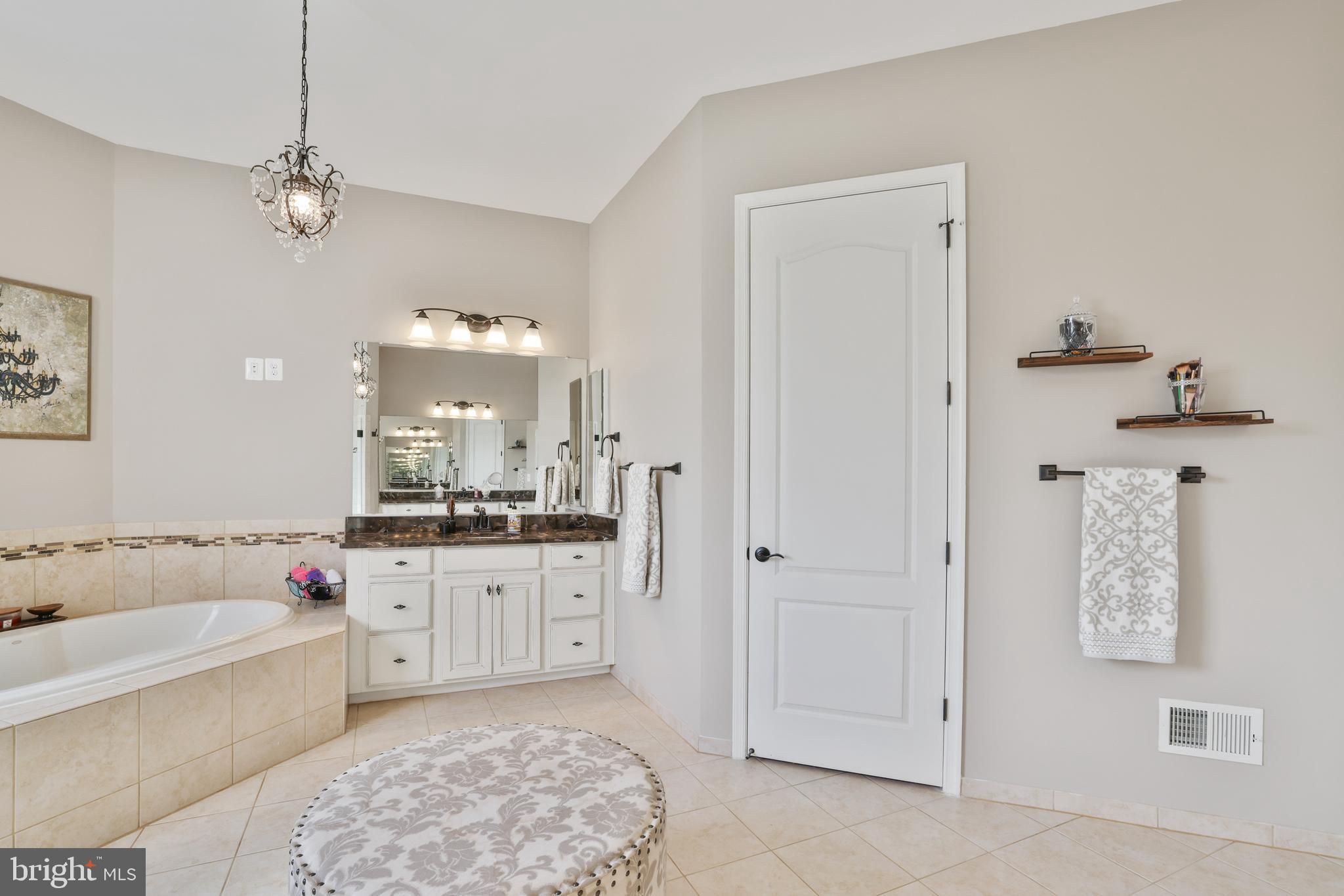 RASPBERRY FALLS - Residential