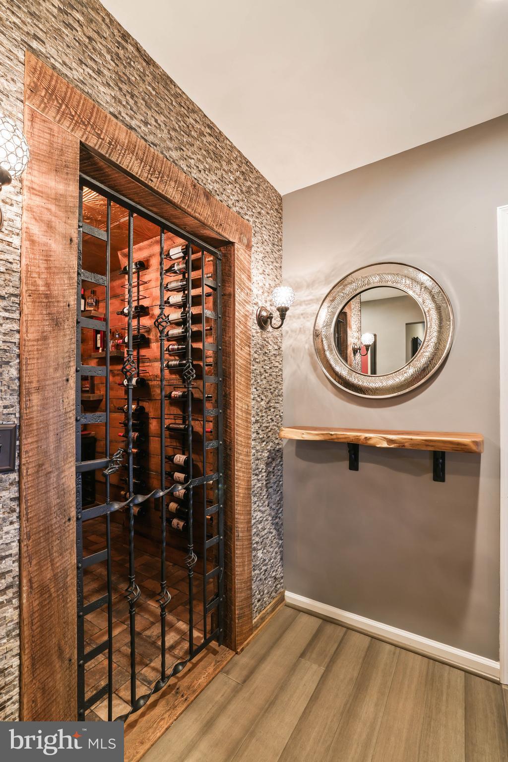 RASPBERRY FALLS - Residential