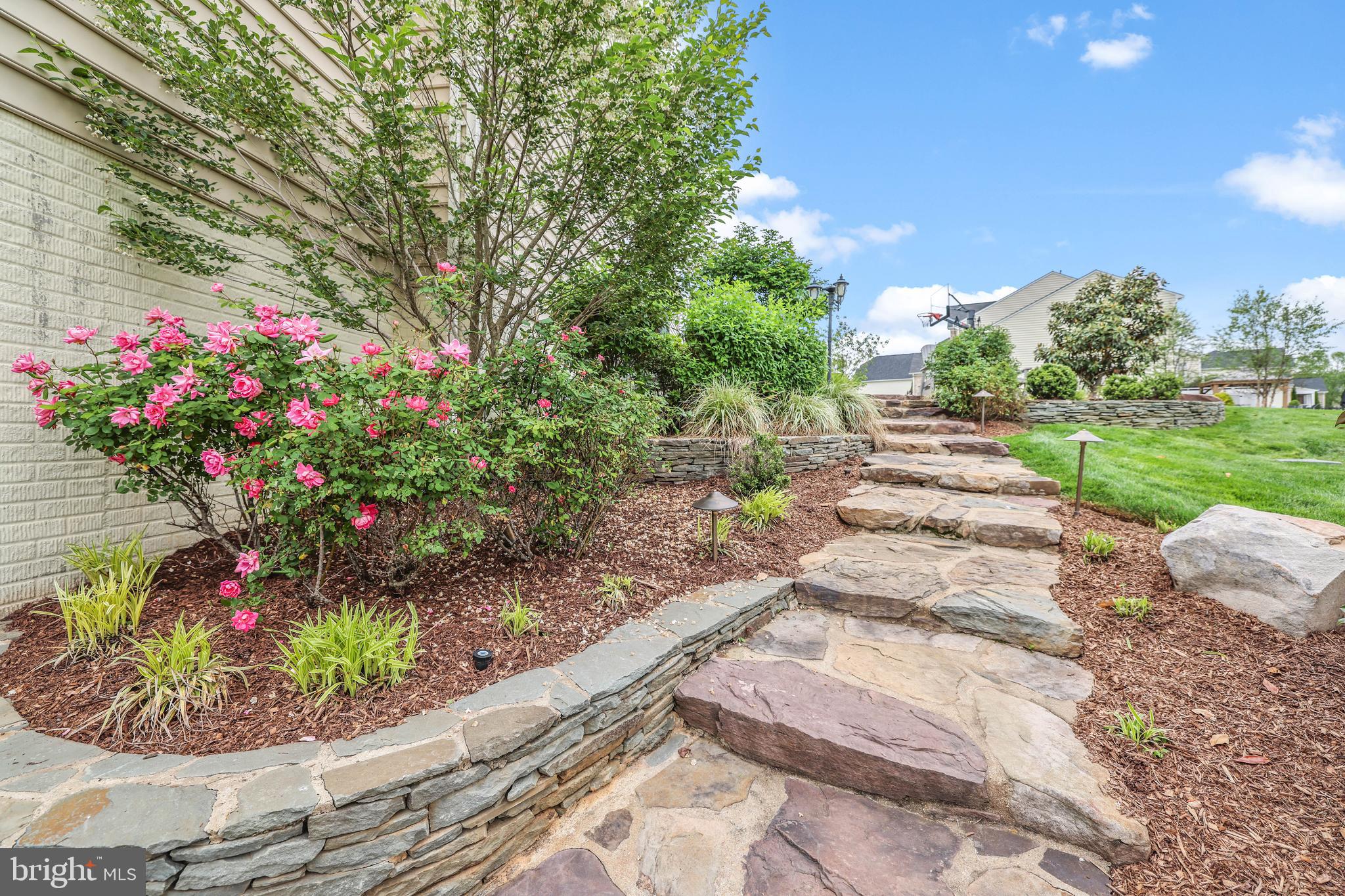 RASPBERRY FALLS - Residential